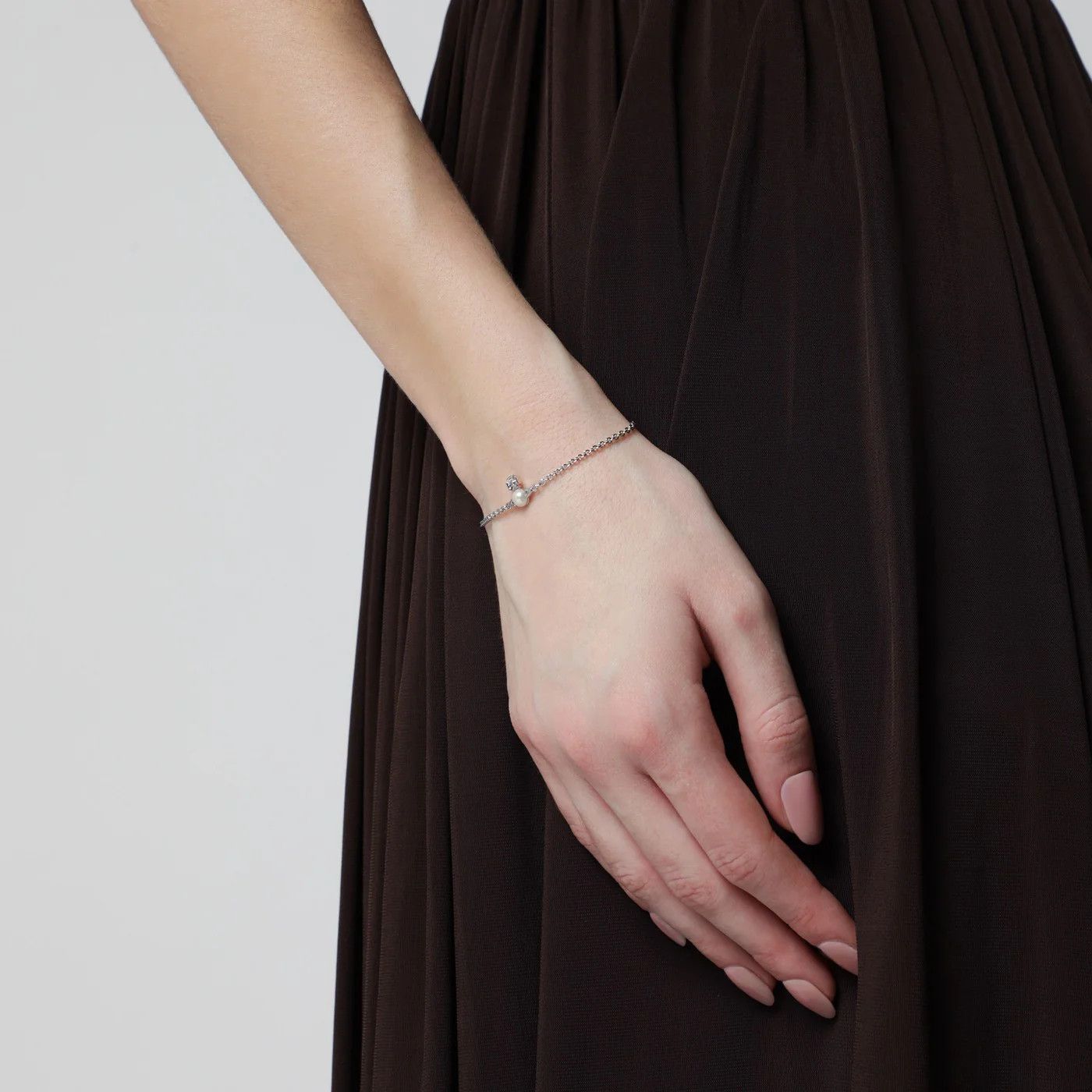Vivienne Westwood o1d2blof0526 Size: OS / Logo Pearl Bracelet in Metal Size ONE SIZE - 2 Thumbnail