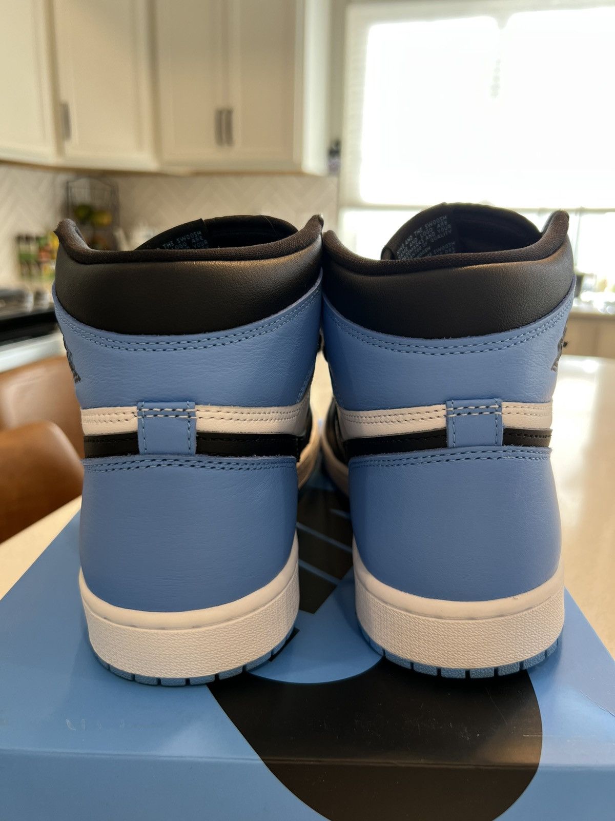 Jordan Brand Jordan 1 Retro High OG (UNC Toe) Size US 10.5 / EU 43-44 - 3 Thumbnail