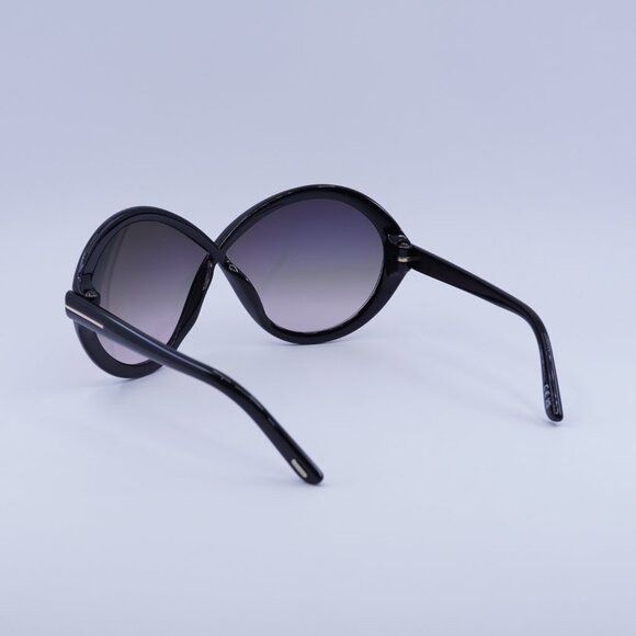 Tom Ford Tom Ford Jada FT1070 01B Sunglasses Black Geometric Frame Size ONE SIZE - 4 Thumbnail