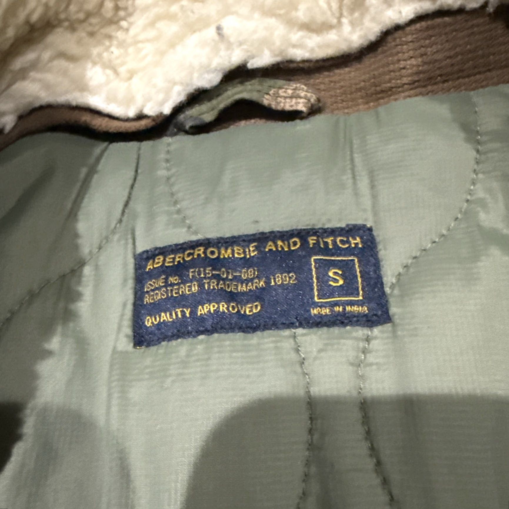 Abercrombie & Fitch Abercrombie & Fitch Jacket Adult S Green Camo Military Quilt Lined Hooded Sherpa Size US S / EU 44-46 / 1 - 4 Thumbnail