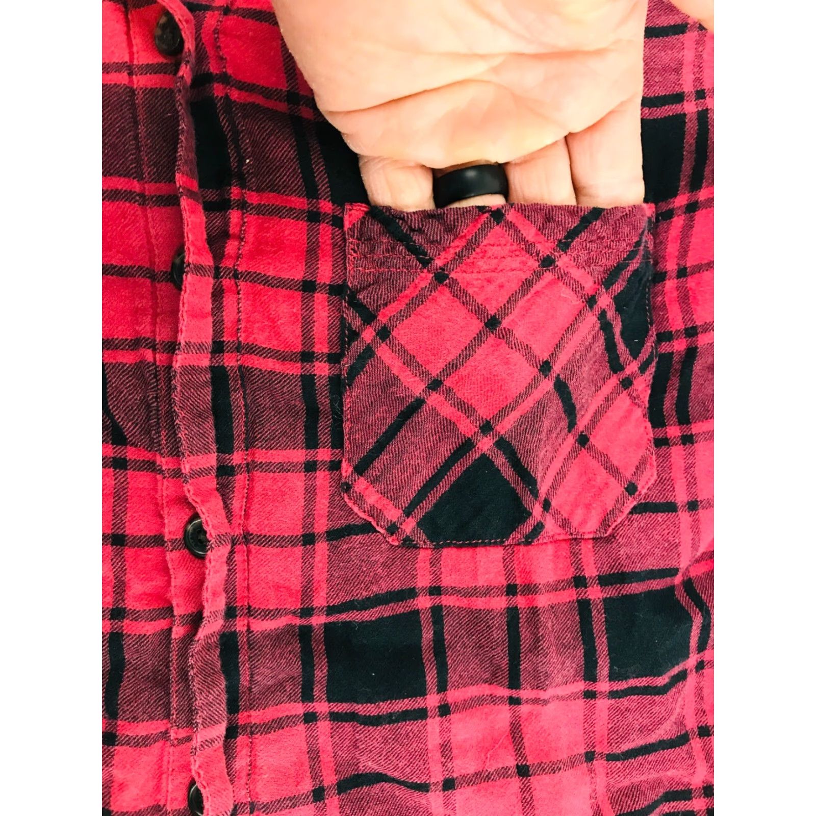 American Eagle Outfitters American Eagle Shirt Women's XS Red Black Plaid Flannel Wrinkled Long Sleeve Button-Up Size XS / US 0-2 / IT 36-38 - 3 Thumbnail