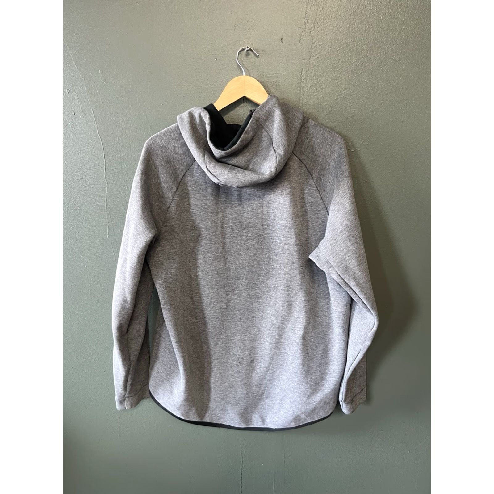 Nike Nike Hoodie Mens XL Gray Full Zip Sweatshirt Windrunner Sport Fleece Logo Zipper 30in Pit to Pit 24in Length 30in Size US XL / EU 56 / 4 - 2 Thumbnail