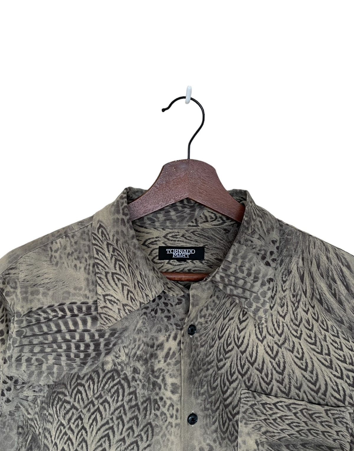 Tornado Mart Vintage Brand Tornado Mart Leopard Shirt 1990s Size US L / EU 52-54 / 3 - 7 Thumbnail