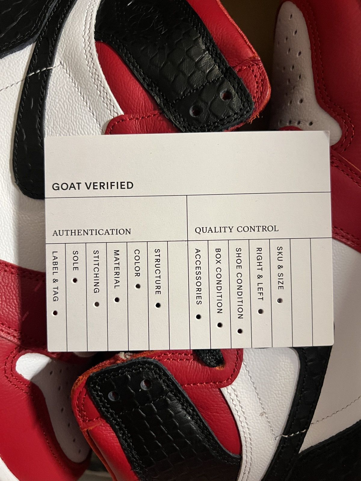 Nike Wmns Air Jordan 1 Retro High OG Satin Red Size US 7 / IT 37 - 5 Thumbnail