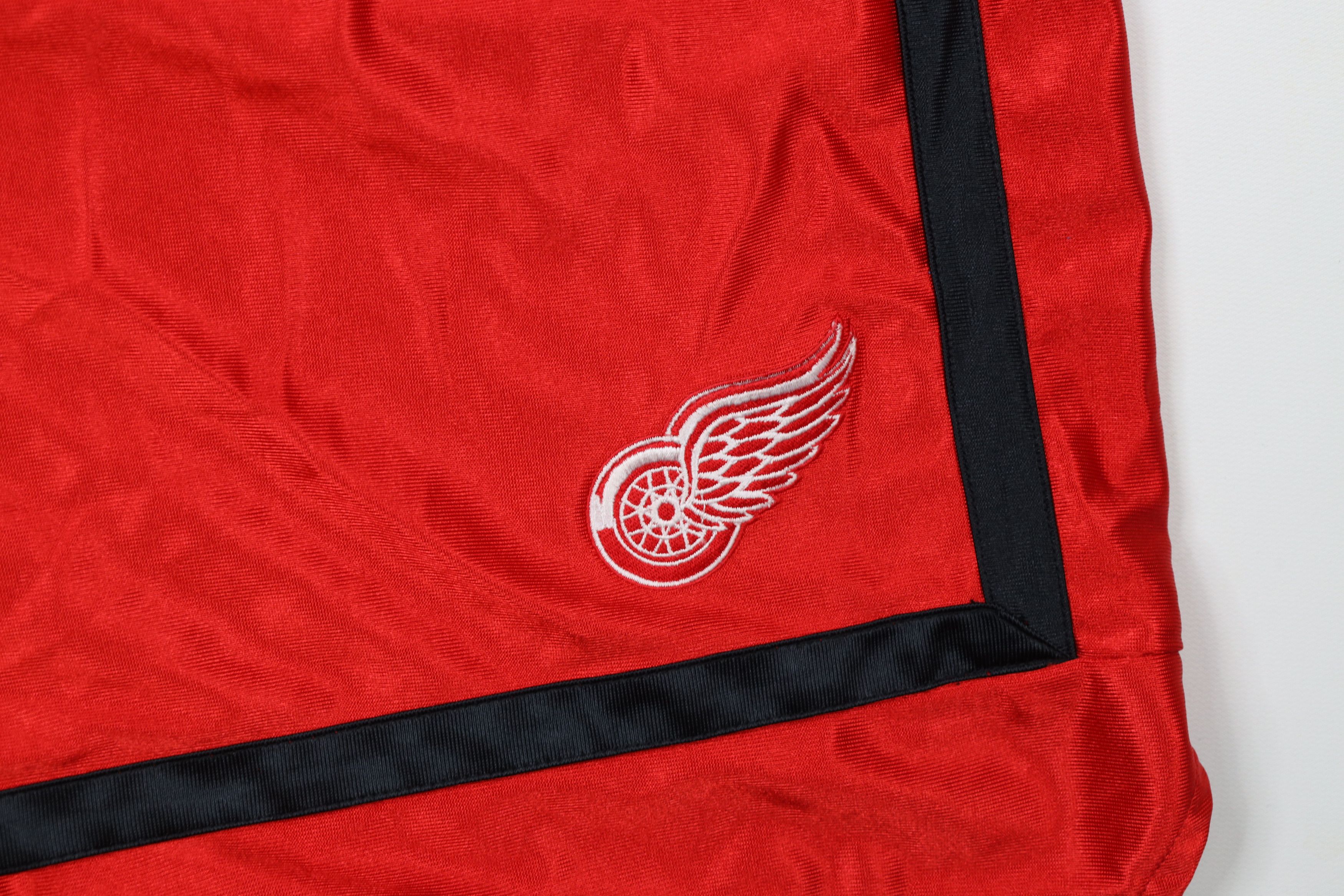 Vintage Vintage 90s Wings Hockey Gym Basketball Shorts Red Polyester Size US 36 / EU 52 - 5 Thumbnail