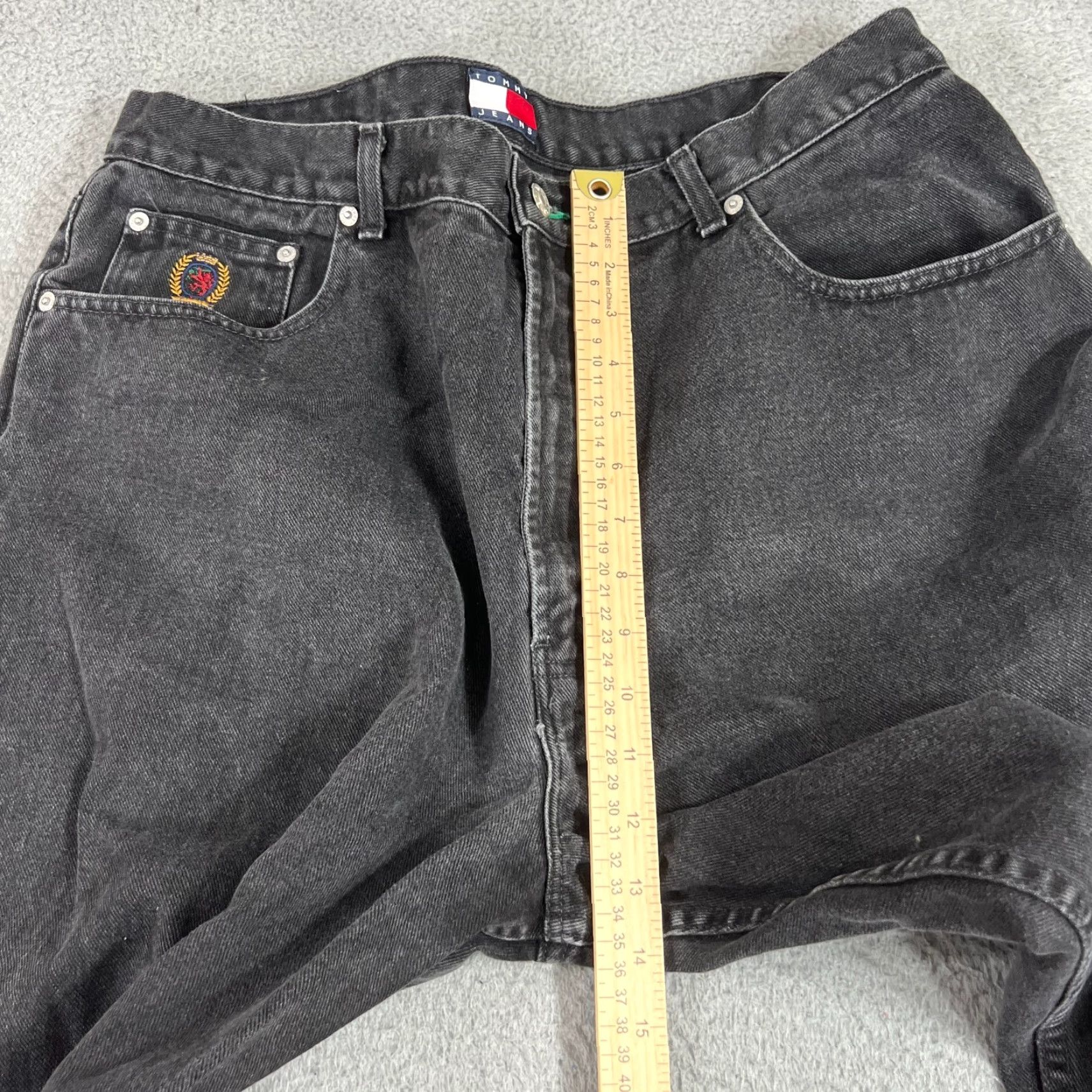 Tommy Hilfiger VINTAGE Tommy Hilfiger Tommy Jeans Men's Jeans 38x34 Black Mid Rise Straight Flag Logo Denim Size US 38 / EU 54 - 4 Thumbnail