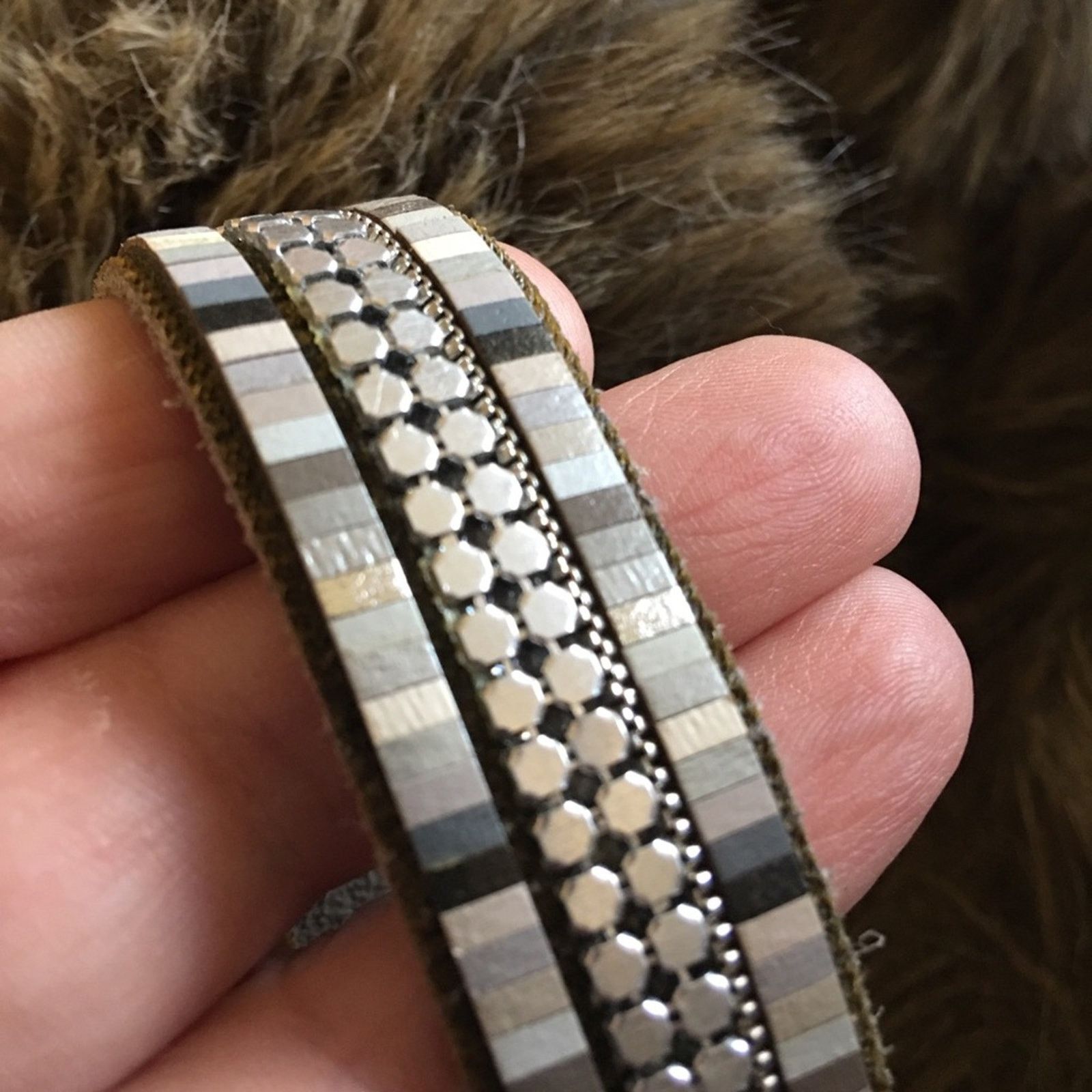 Jewelry Gray leather band silver accents magnet bracelet Size ONE SIZE - 6 Thumbnail
