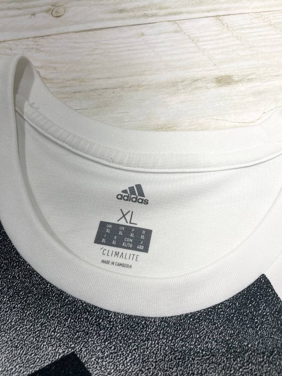 Adidas Adidas Juventus 2017 2018 Training Shirt Soccer Jersey Size US XL / EU 56 / 4 - 6 Thumbnail