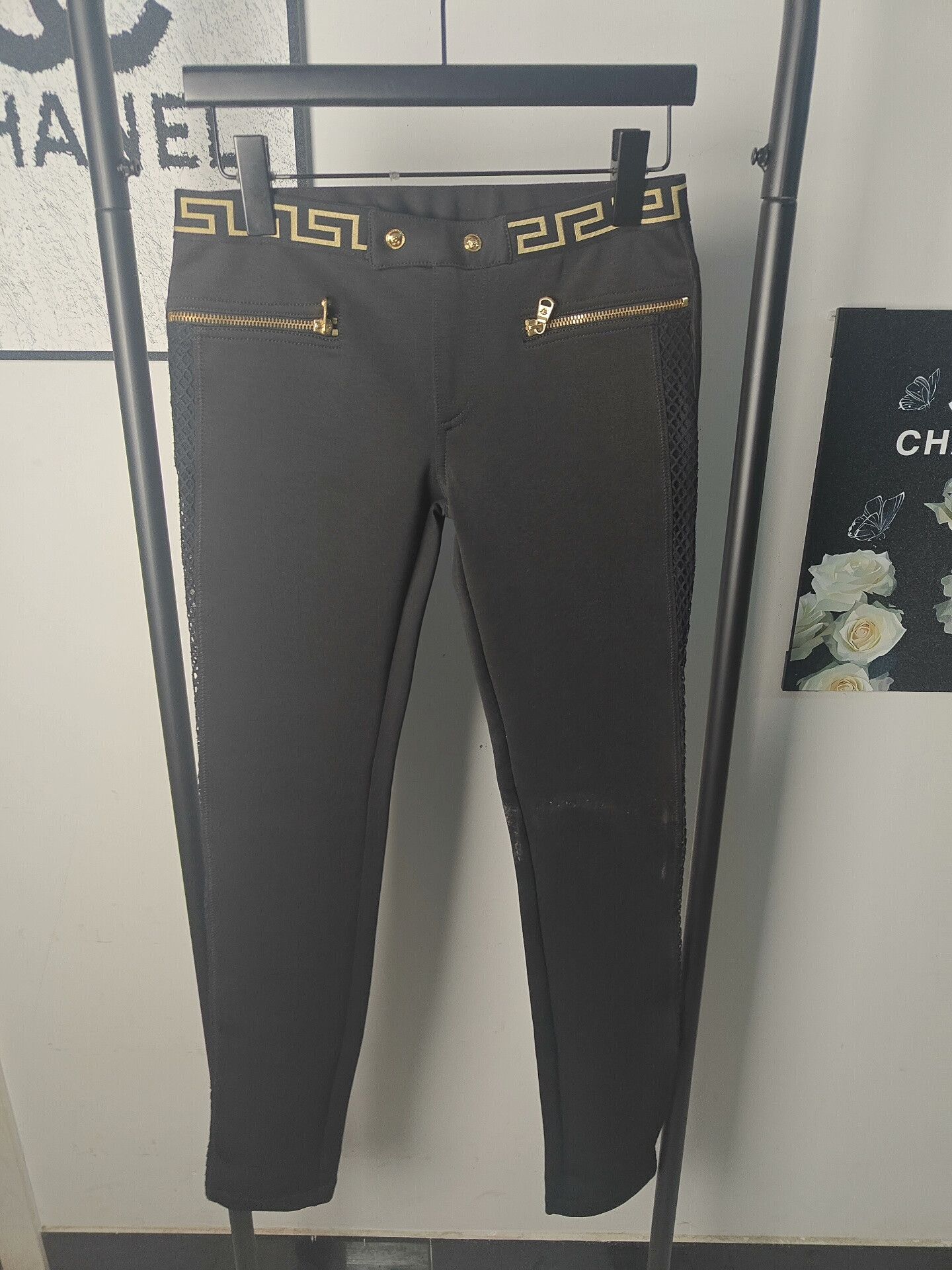 Versace Versace Retro White Casual Pants 32 Men Size US 32 / EU 48 - 1 Thumbnail