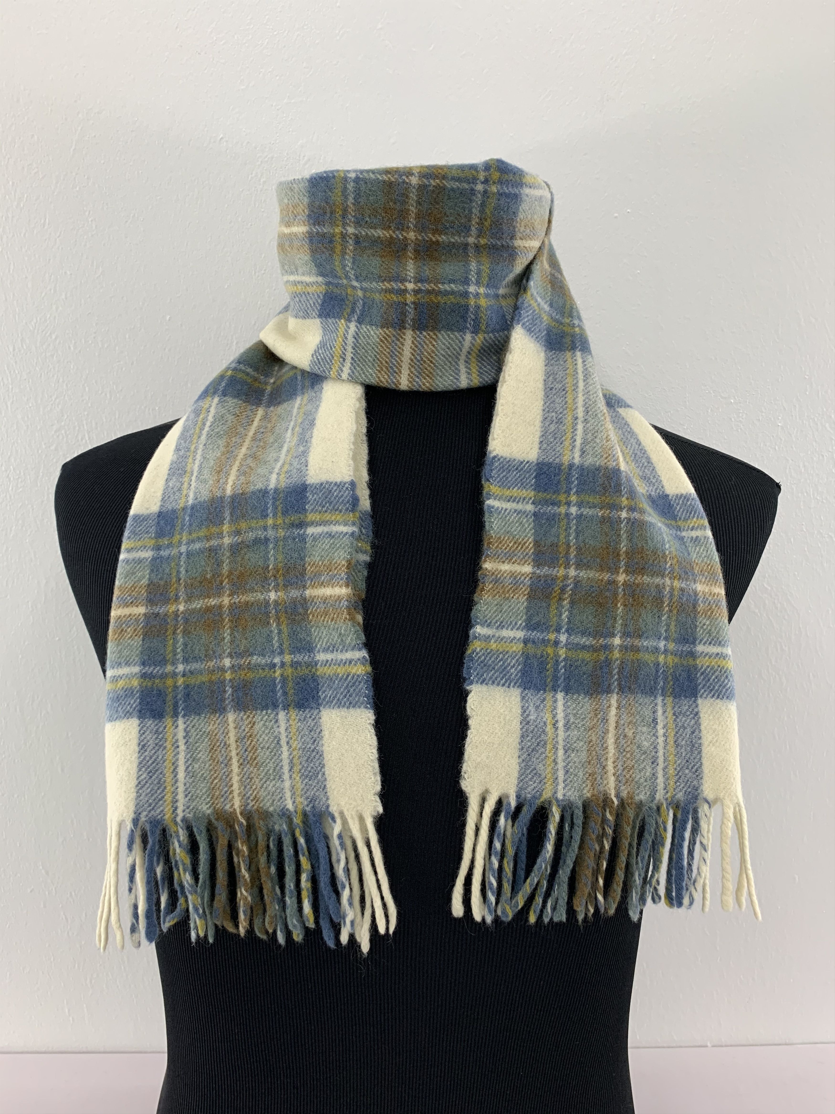 Johnstons Of Elgin Johnstons Of Elgin Scarf Wool Muffler Neck Wrap BL5038 Size ONE SIZE - 1 Thumbnail