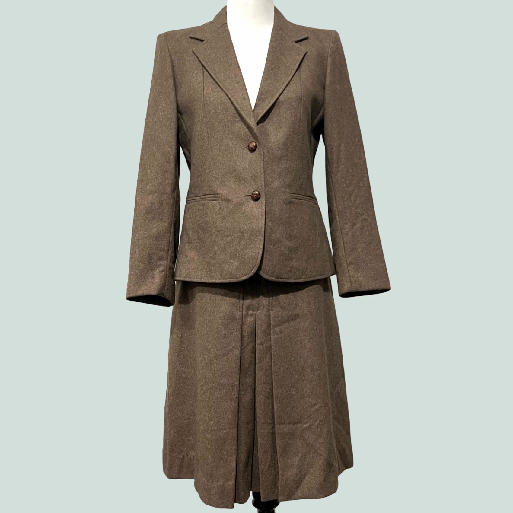 Vintage VINTAGE Gallery Skirt Suit Set Brown Wool Pleated Leather Buttons Preppy Size 10 Women Outfit/Set Skirt Womens Vintage Brown Wool Pleated Gallery 10 Size 32" / US 10 / IT 46 - 1 Thumbnail