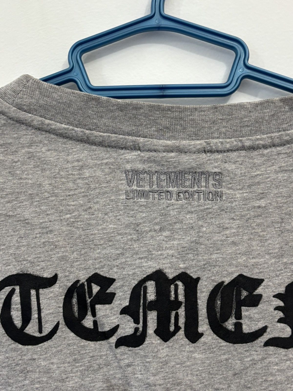 Vetements Vetements Anarchy Gothic Logo T-Shirt Size US M / EU 48-50 / 2 - 5 Thumbnail