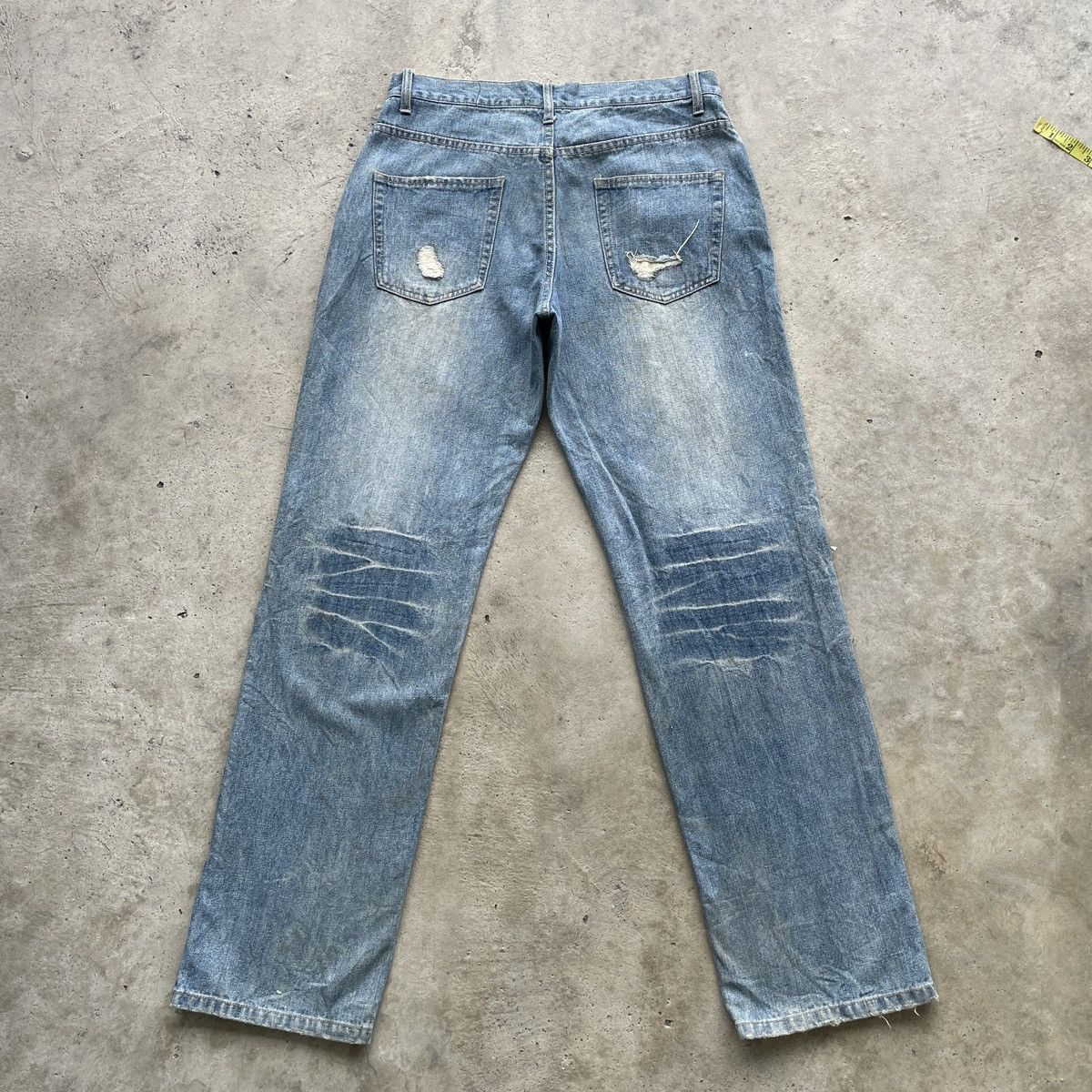 Japanese Brand Vintage Distressed Japanese Rare Faded Jeans Denim Pants W32 Size US 32 / EU 48 - 11 Thumbnail