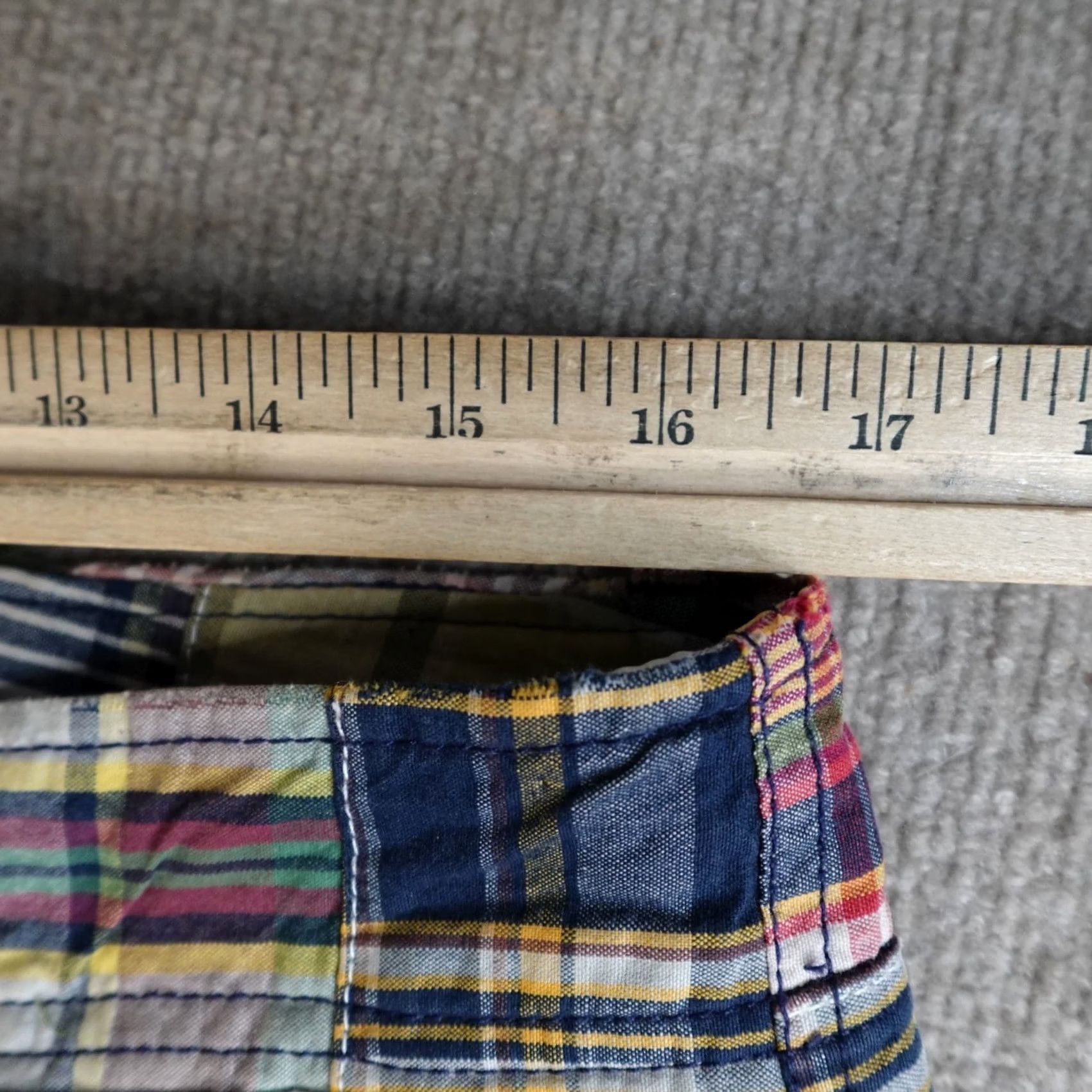 American Eagle Outfitters American Eagle Outfitters Shorts 34 Beige Plaid 100% Cotton 10" in Patchwork Y2K Size US 34 / EU 50 - 4 Thumbnail