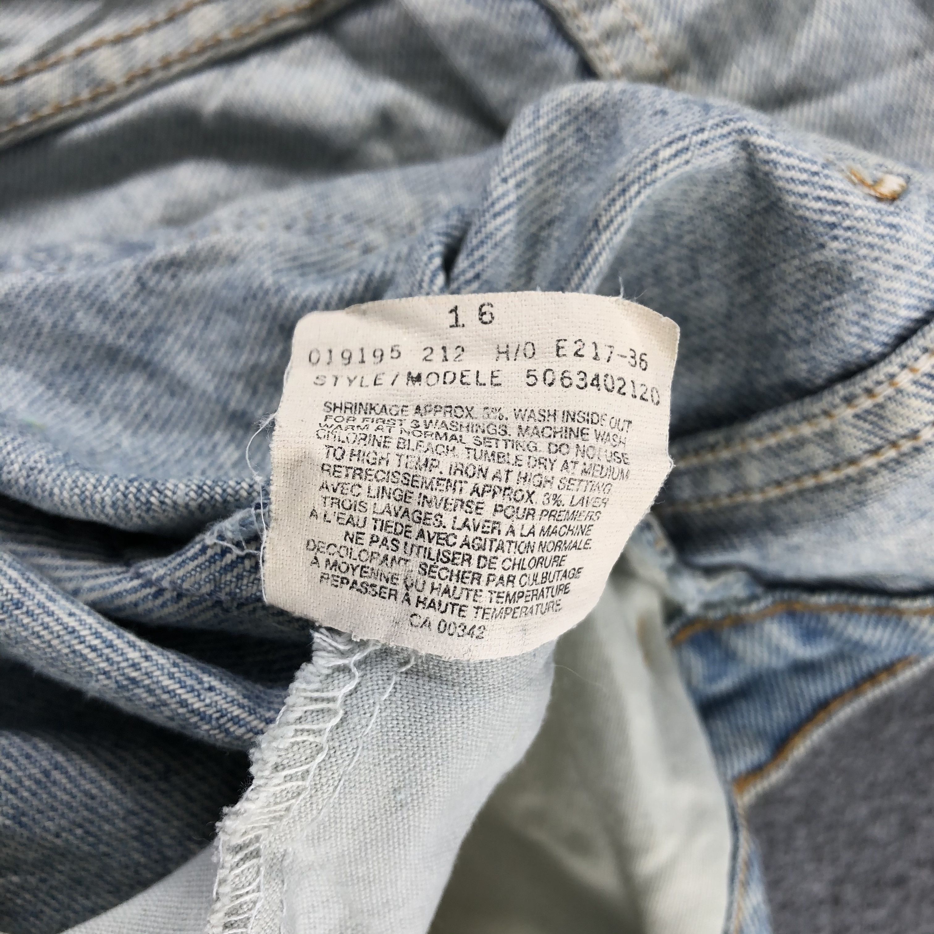 Levi's 90s Vintage Light Wash Levis Jeans-J2643 Size US 43 - 13 Thumbnail