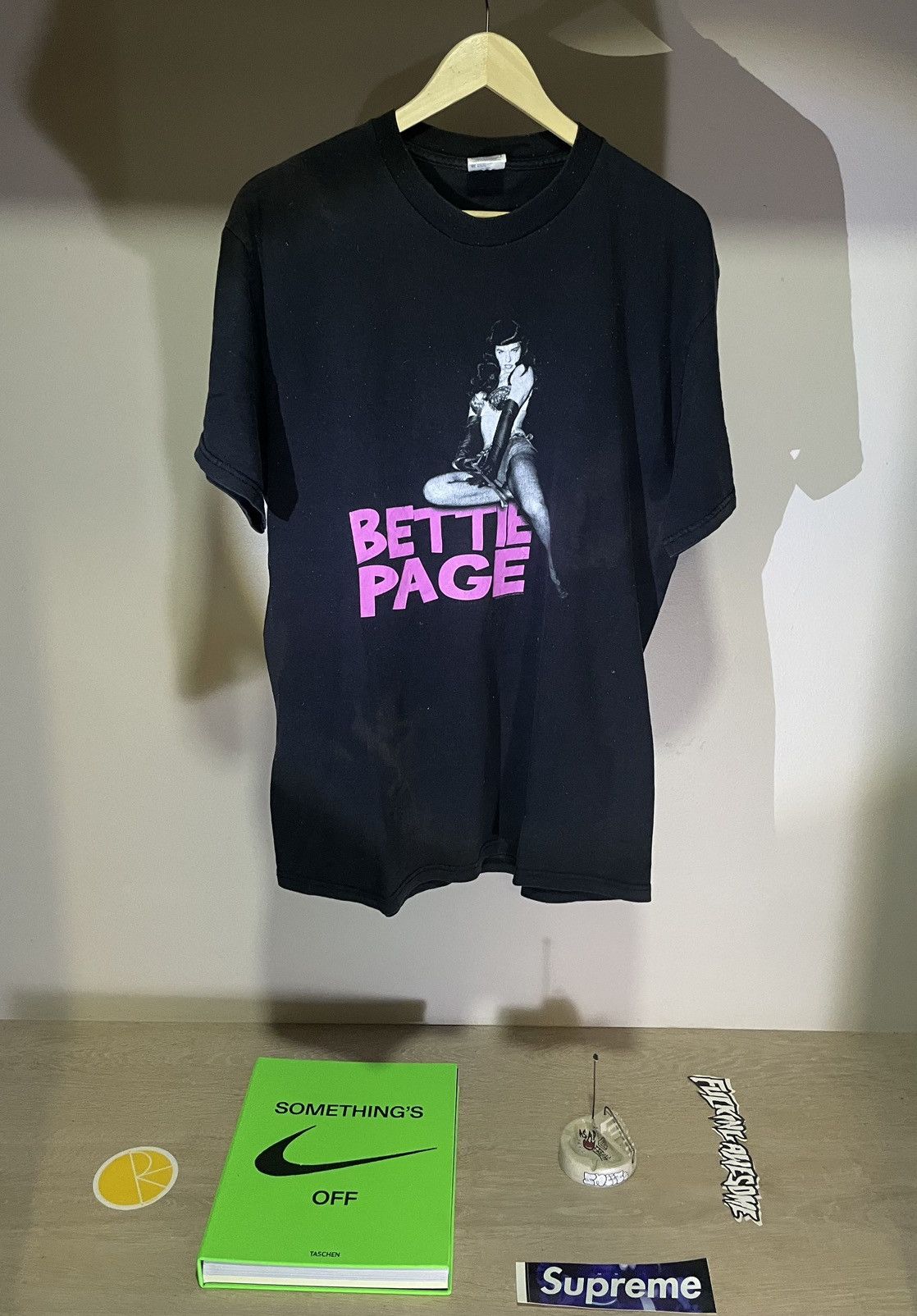 Delta Bettie Page Vintage Tee Size US XL / EU 56 / 4 - 1 Thumbnail