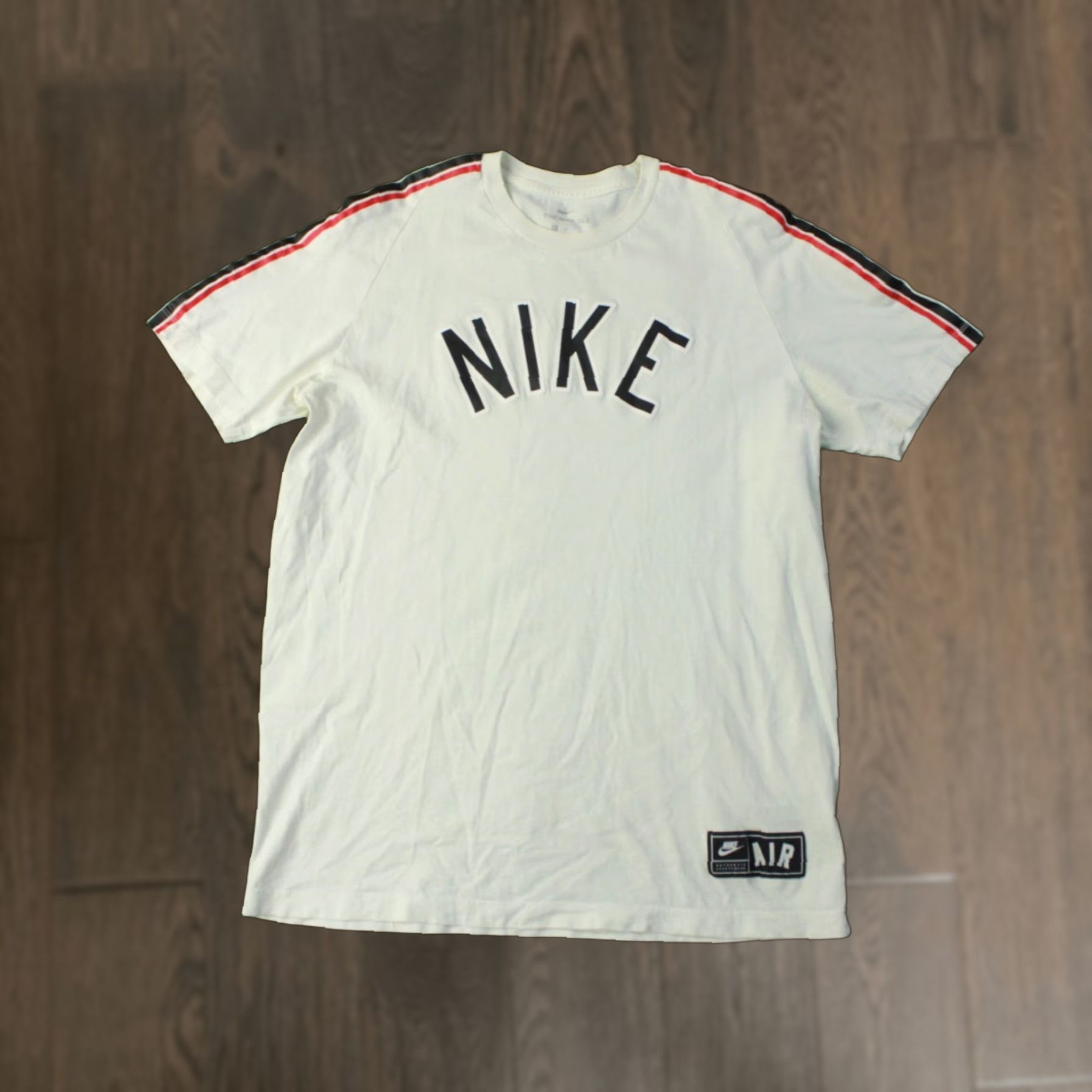 Nike Nike Air 2020 Original Men Short Sleeve Shirt T-Shirt Tee Jersey Size L White Red Black Nike Shirt Mens Short Sleeve Jersey 100% Cotton Size US L / EU 52-54 / 3 - 1 Thumbnail