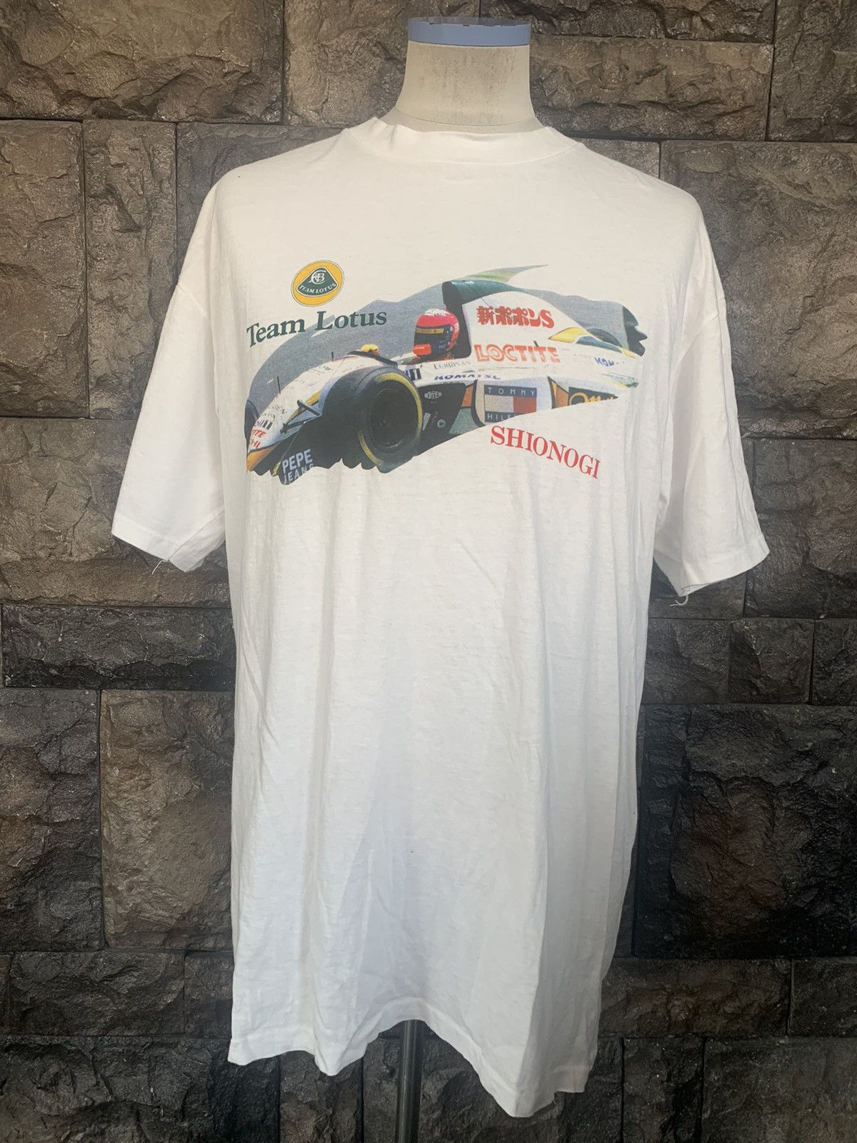 image of Formula Uno x Racing Vintage 90's F1 World Champions Team Lotus Shionogi T Shirt in White (Size Lar