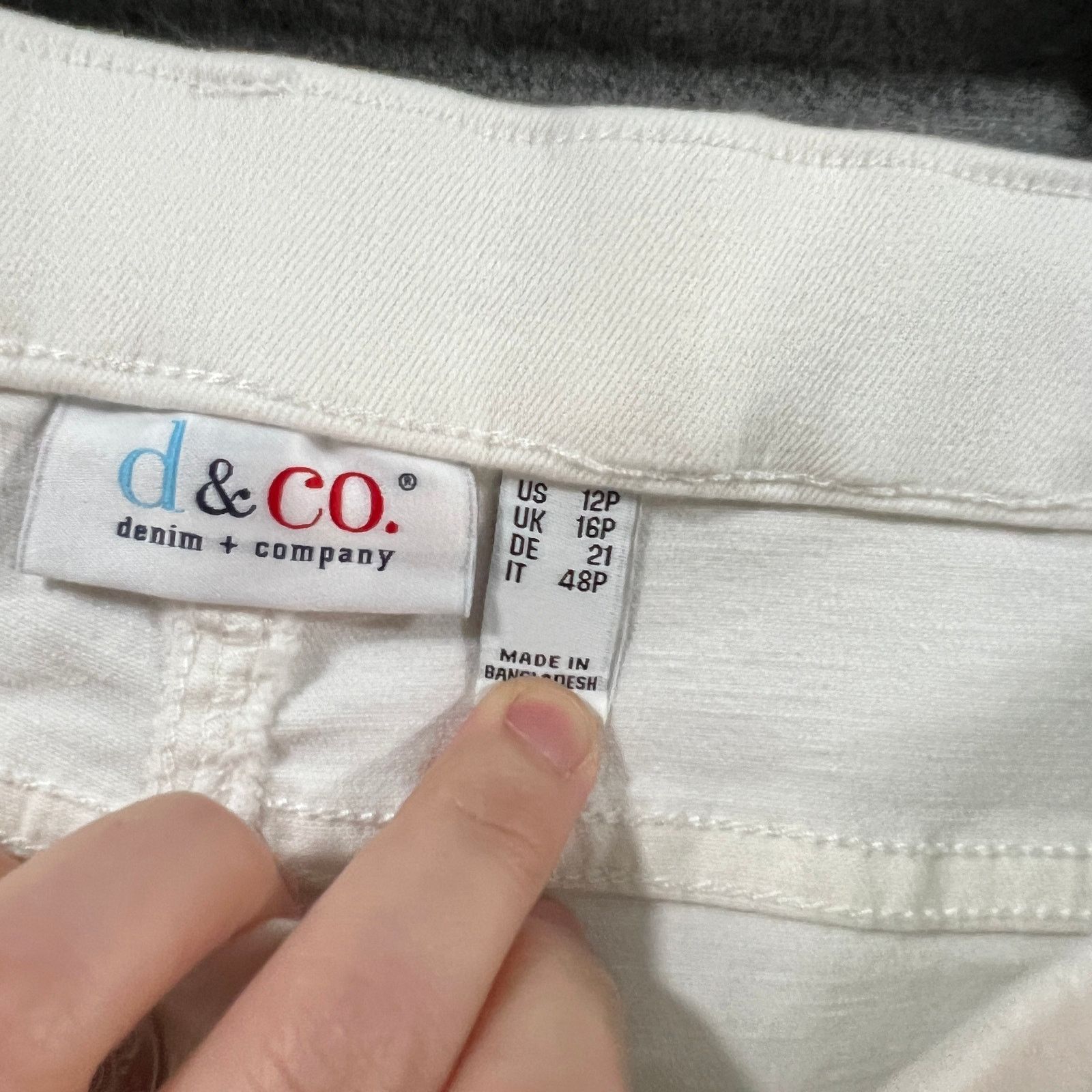 Other Denim & Co. Easy Stretch Petite Snap Cuff Slim Straight Jean Size 34" / US 12 / IT 48 - 3 Thumbnail