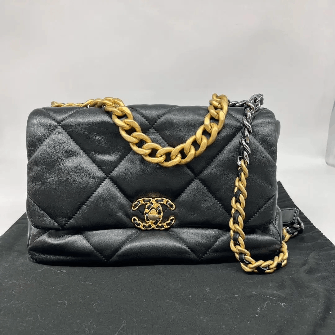 Chanel Pre-loved Bag Very good condition Size ONE SIZE - 1 Thumbnail