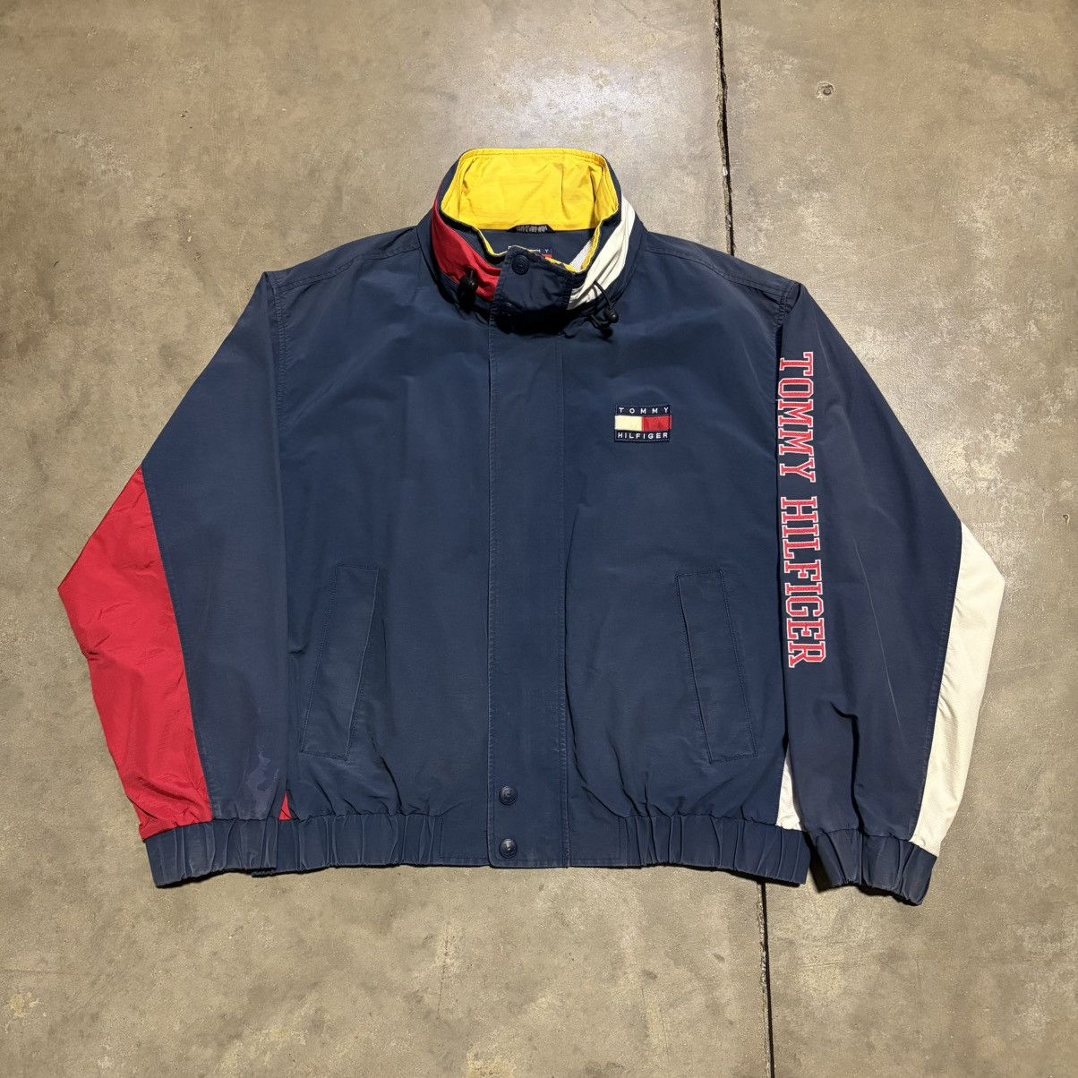 Tommy Hilfiger Vintage Tommy Hilfiger Jacket Lightweight Sailing Logo 90s Size US XL / EU 56 / 4 - 1 Thumbnail