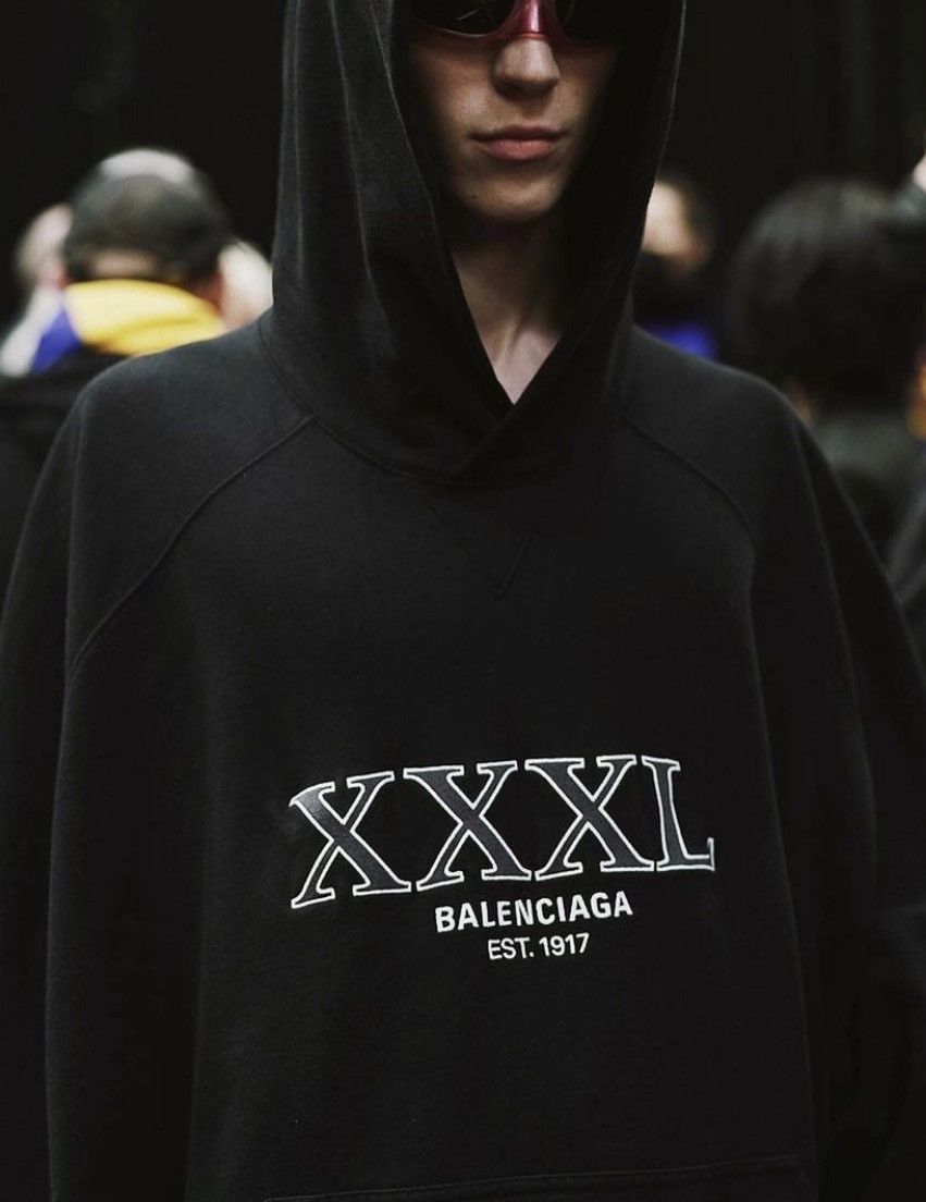 Balenciaga BALENCIAGA XXXL Super Oversized Hoodie Black Size 1 Size US S / EU 44-46 / 1 - 15 Thumbnail