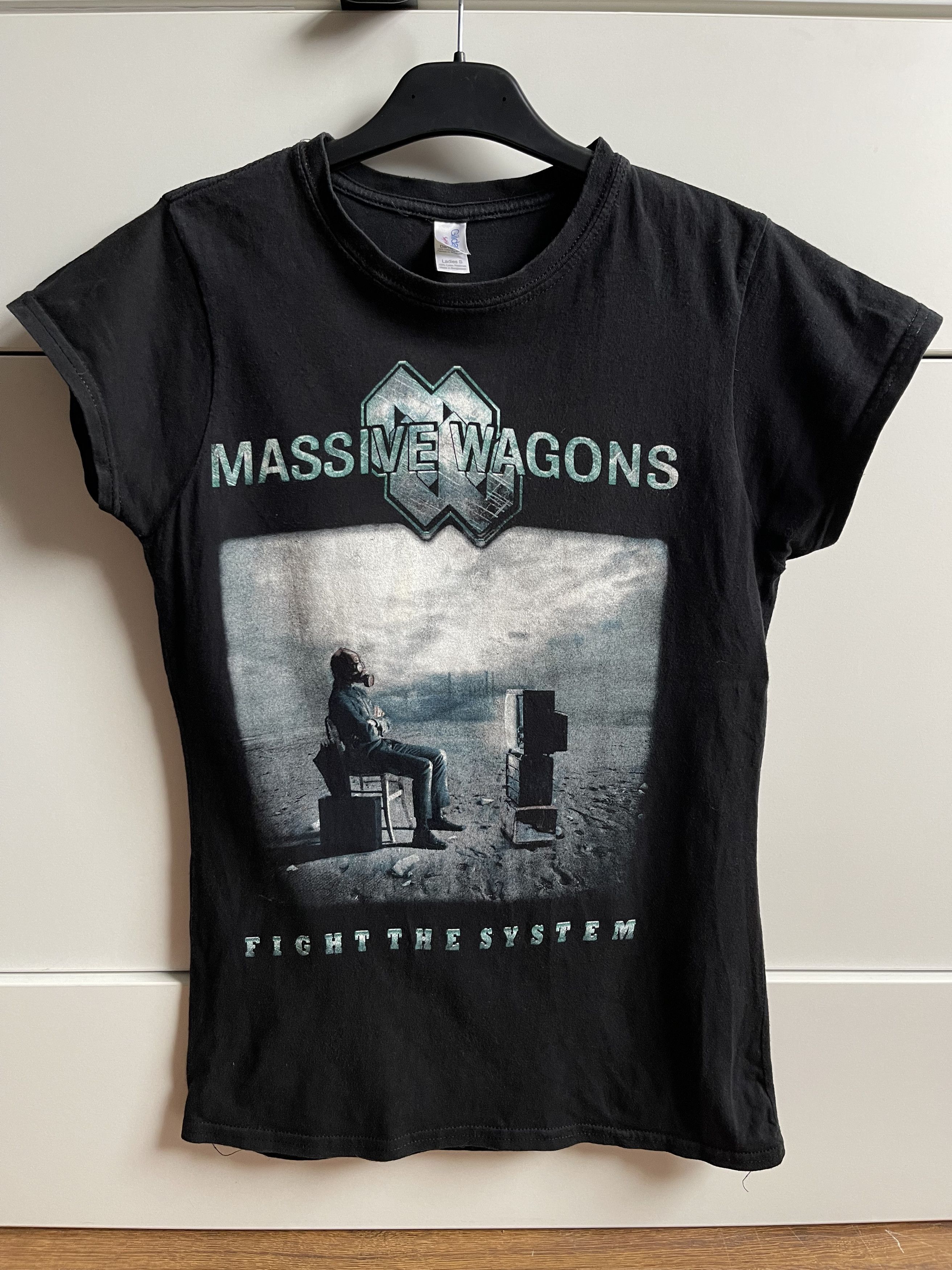 Gildan Massive Wagons Fight The System Tour 2014 Size S / US 4 / IT 40 - 1 Thumbnail