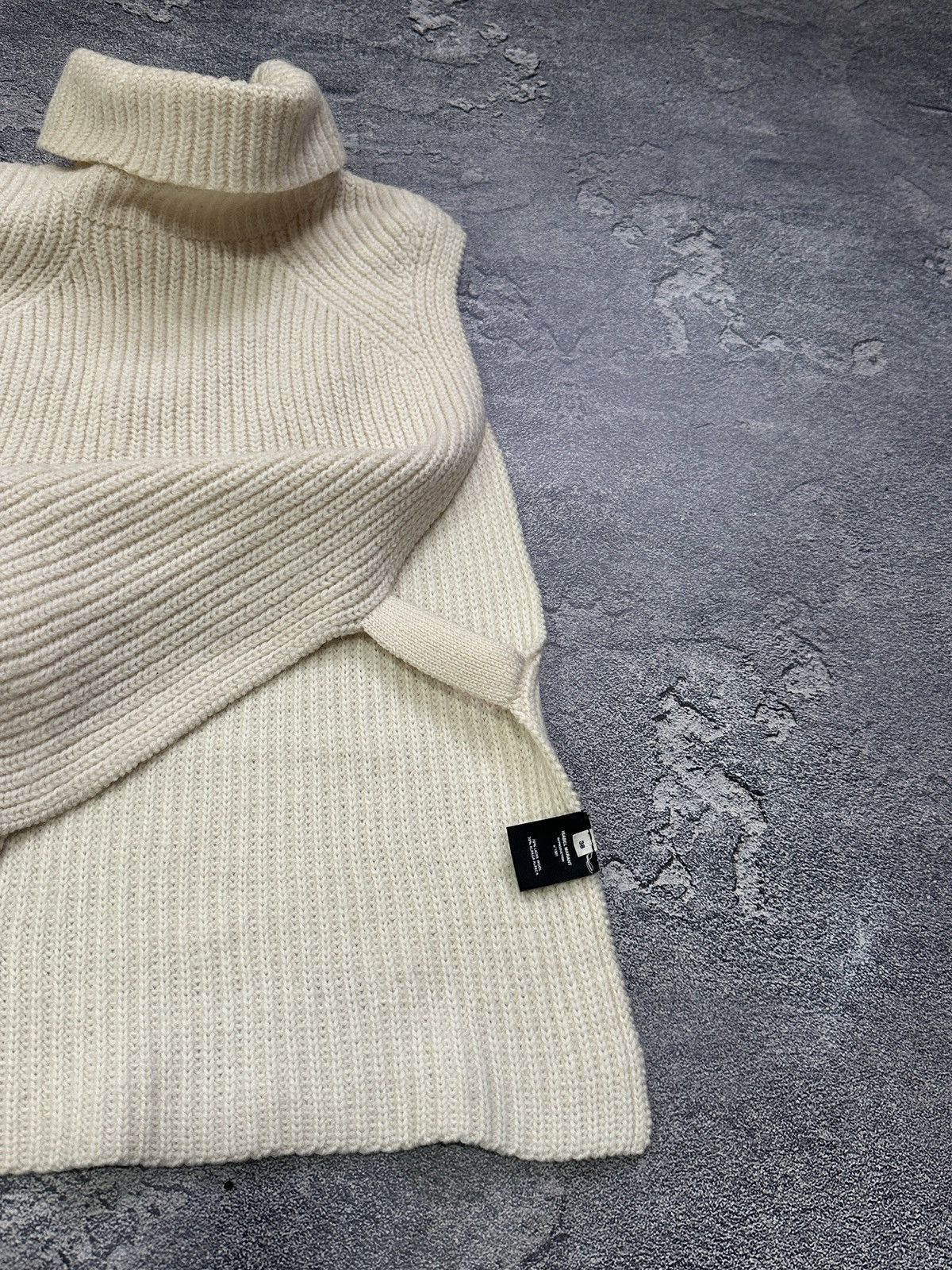 Isabel Marant Etoile Isabel Marant Wool Knit Turtleneck Poncho Vest Beige 38 Size M / US 6-8 / IT 42-44 - 8 Thumbnail