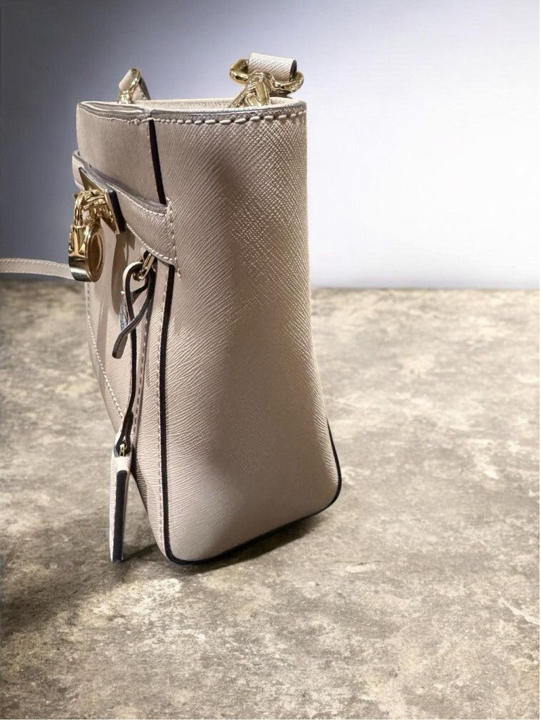 Michael Kors Michael Kors Hamilton Traveler Messenger Bag Size ONE SIZE - 3 Thumbnail