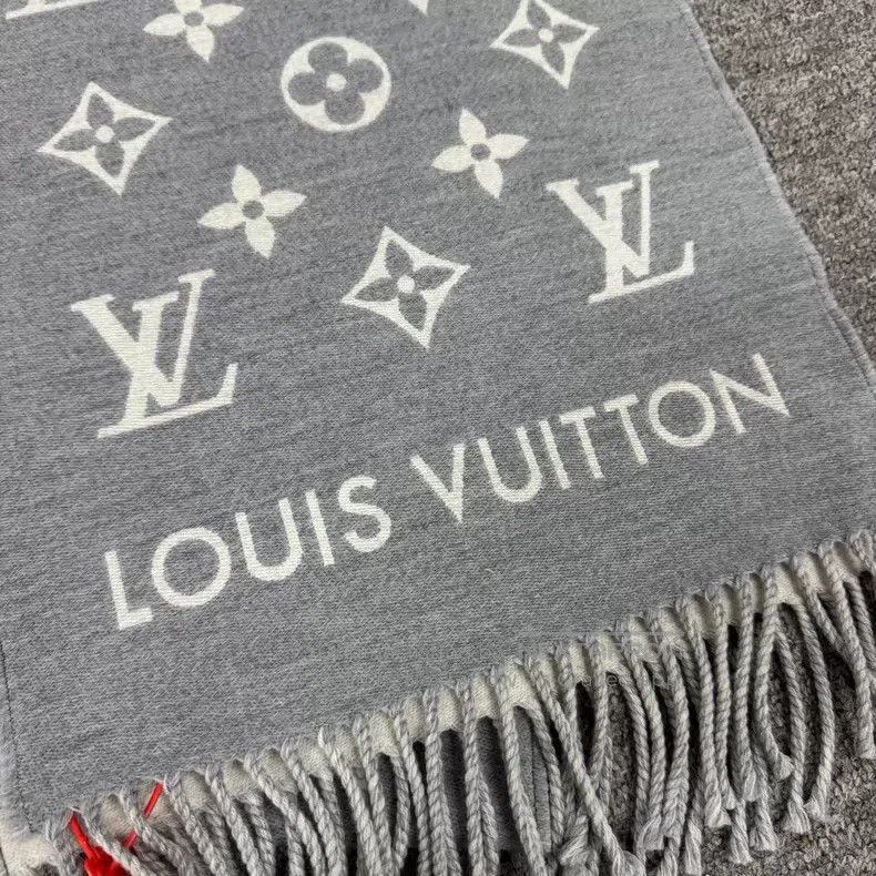 Louis Vuitton Louis Vuitton Grey fringed double-sided printed wool scarf Size ONE SIZE - 4 Thumbnail