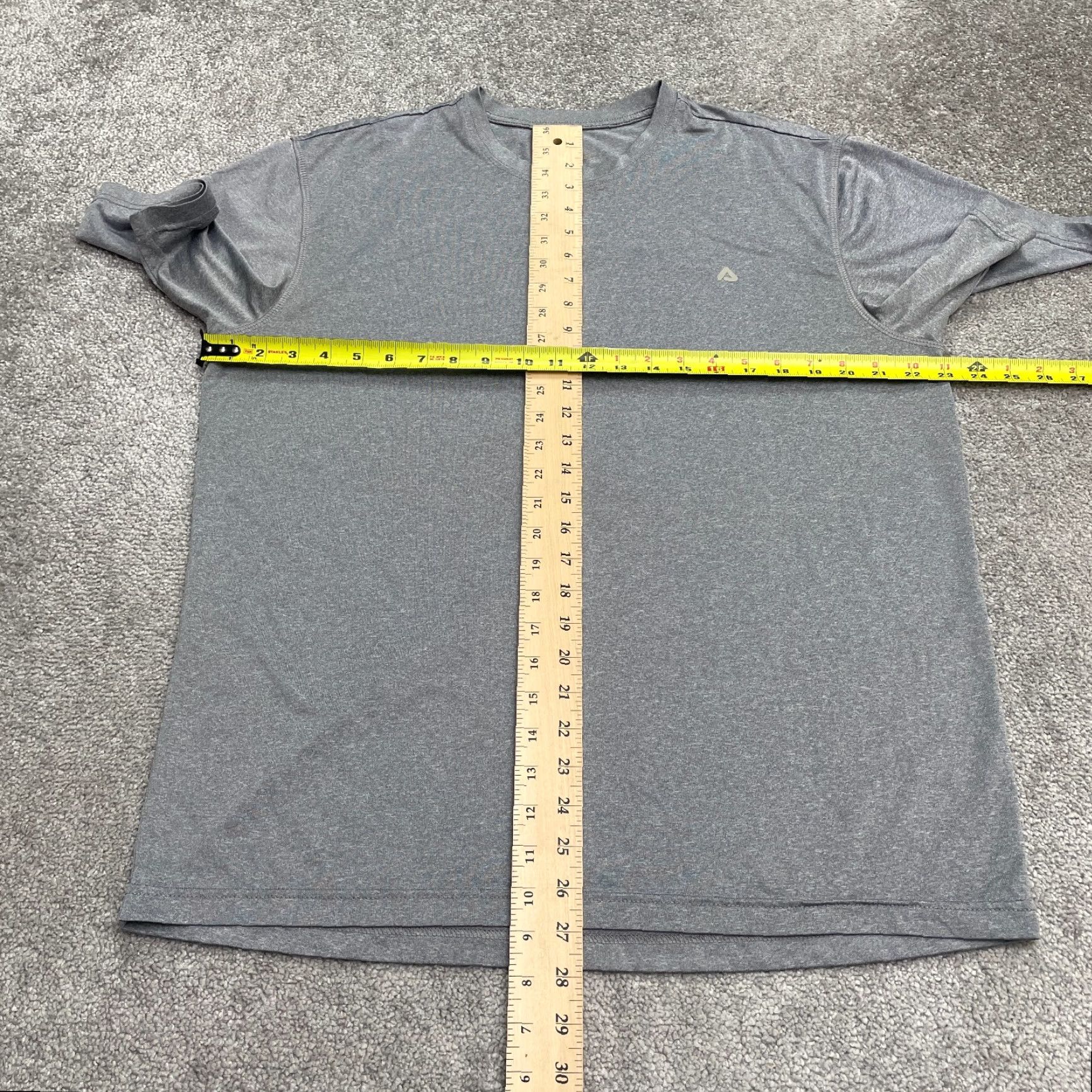 Fila VINTAGE? No. Actually, not vintage. FILA Basic Active T-Shirt Mens L Gray Crew Neck Short Sleeve Athletic Tee Size US L / EU 52-54 / 3 - 5 Thumbnail