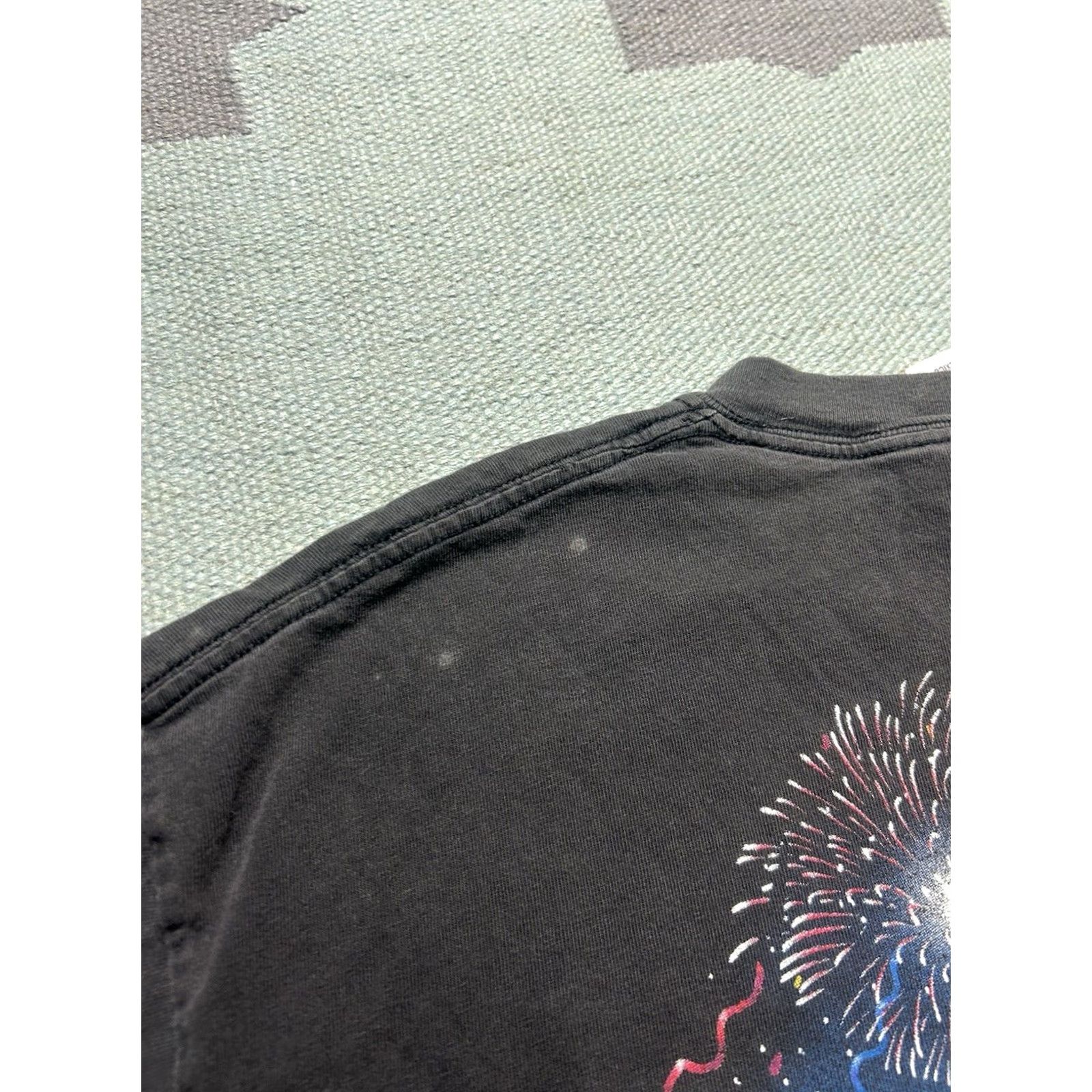 Vintage VINTAGE Carnival Pride Carnival Cruise Ship Fireworks Graphic T Shirt Black XL Men Size US XL / EU 56 / 4 - 3 Thumbnail