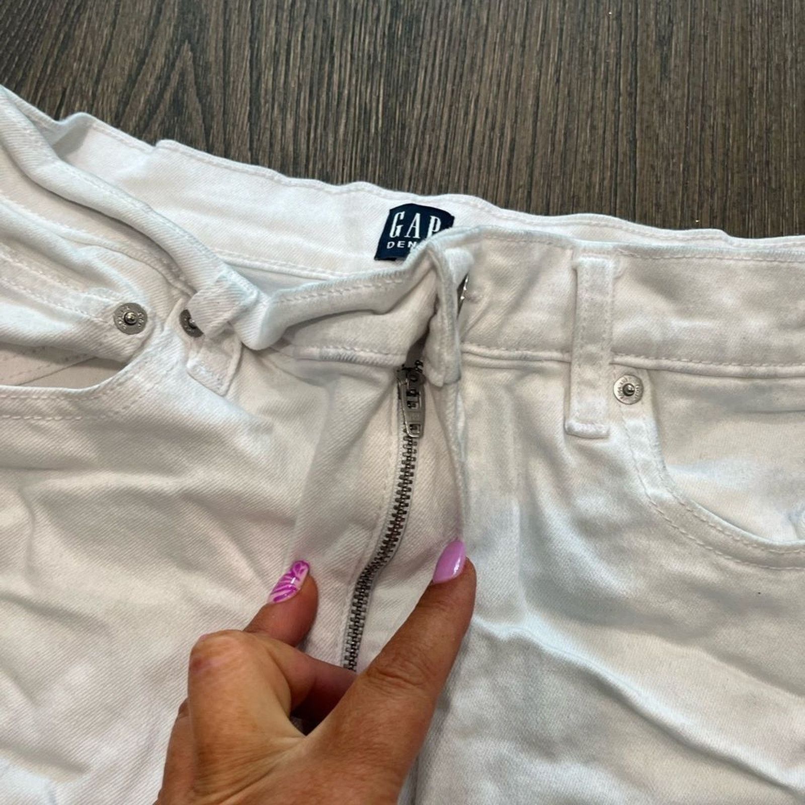 Gap Gap White Denim 3" Shorts High Waist Raw Hem Size 29 Size 29" - 4 Thumbnail