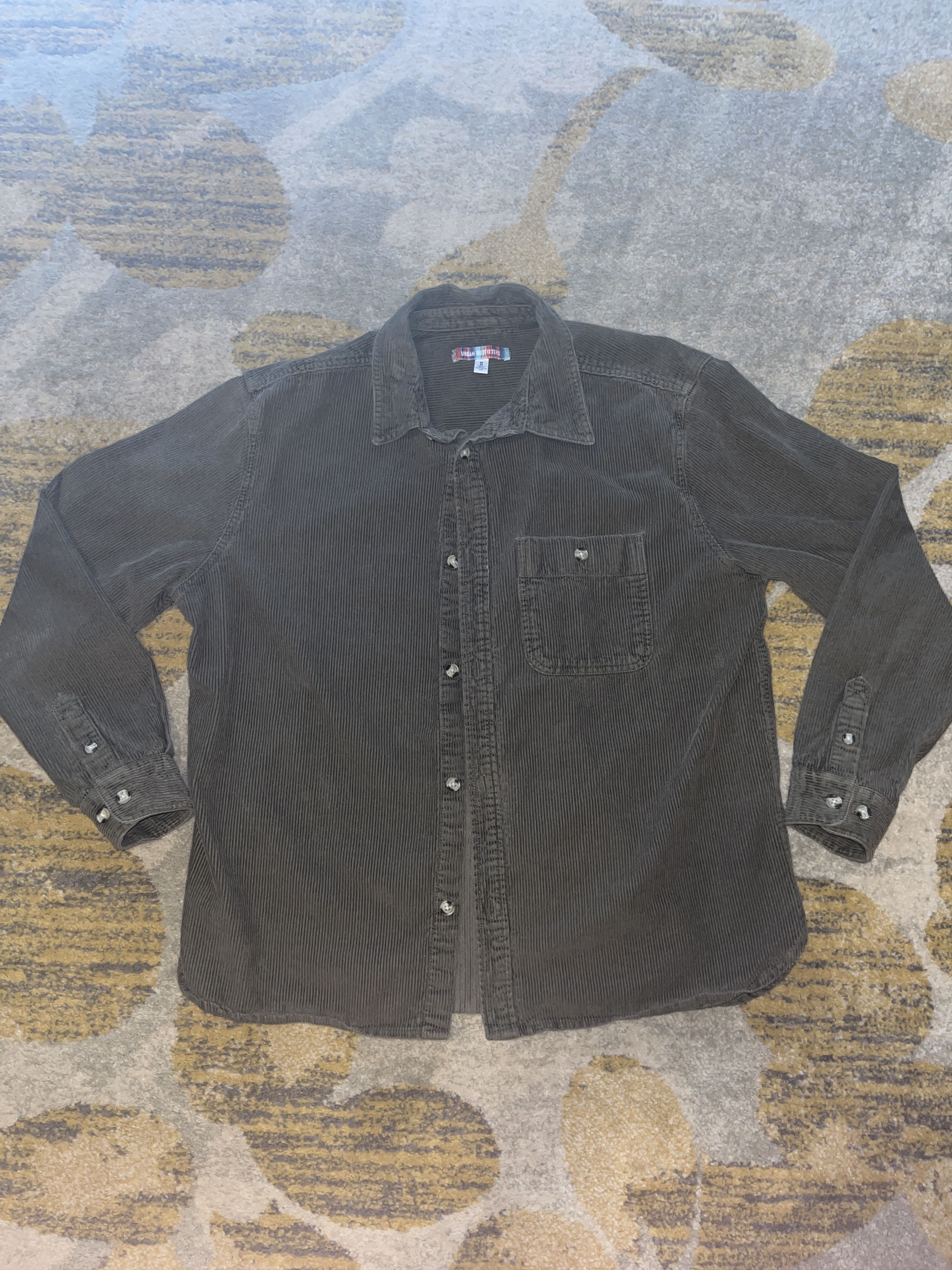 Urban Outfitters Urban Outfitters Olive Green Big Corduroy Work Shirt Medium Size US M / EU 48-50 / 2 - 1 Thumbnail