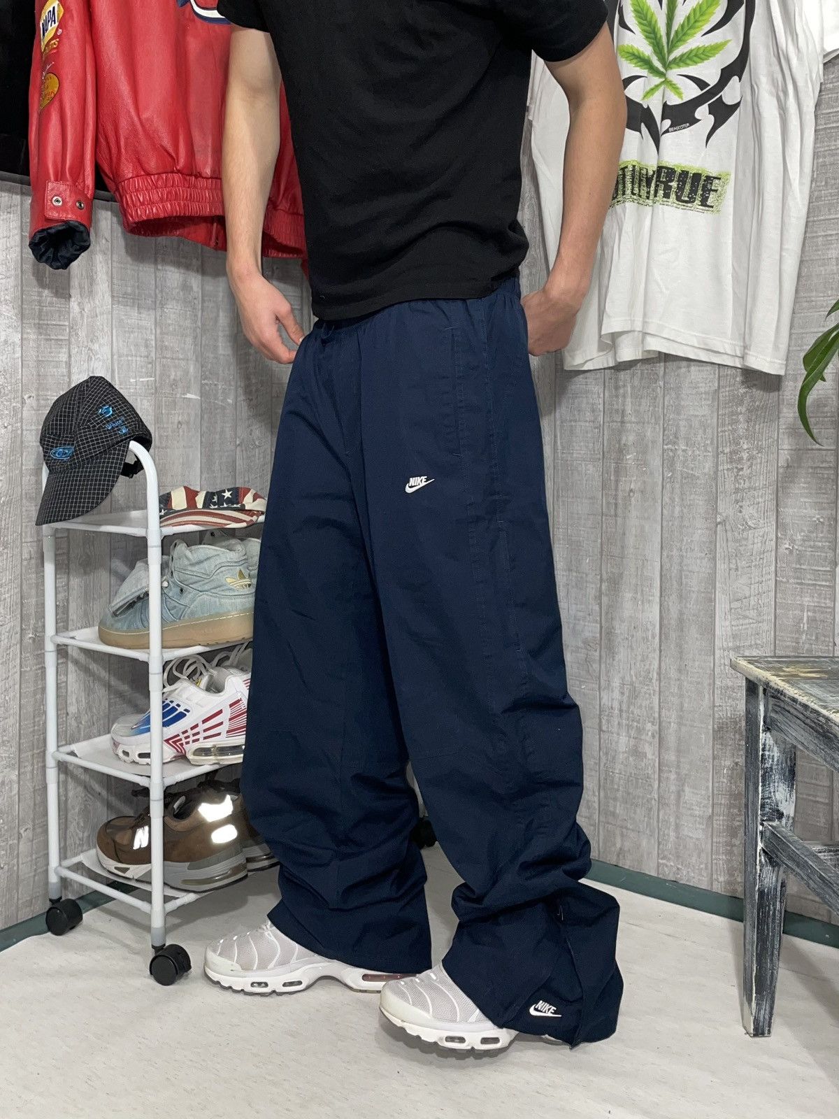 Nike Nike parachute double swoosh baggy sweatpants 🪂 Size US 33 - 2 Thumbnail