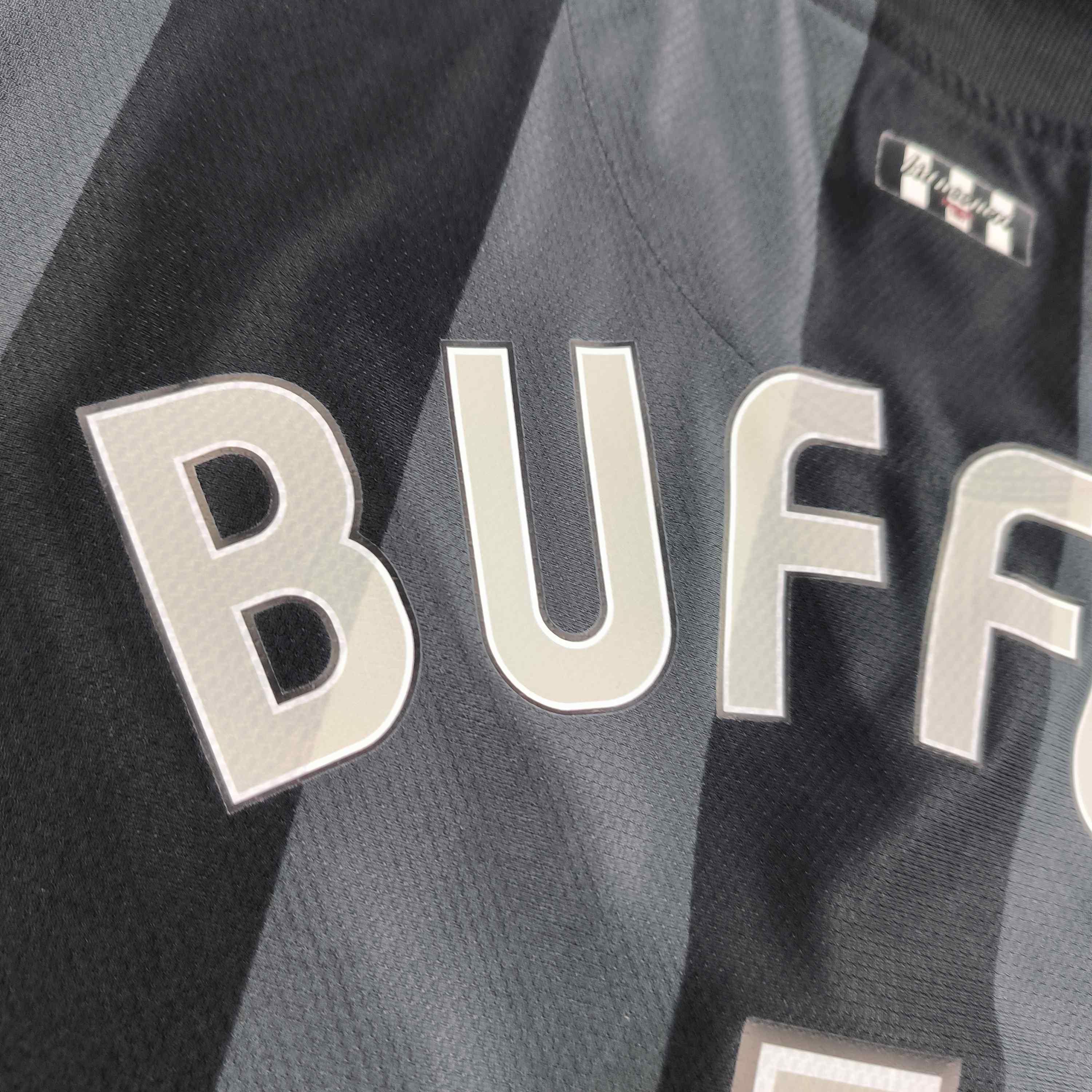 Nike Juventus 2007-08 Nike GK Buffon football jersey size XL Size US XL / EU 56 / 4 - 11 Thumbnail