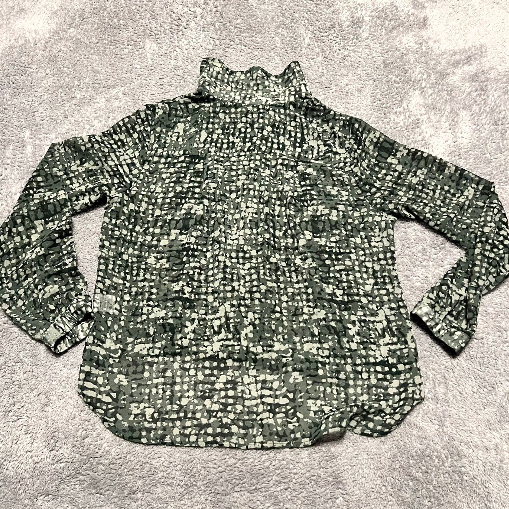 Vintage CAbi Shirt Blouse Womens Small Twist Front Long Sleeve Semi Sheer Green 4339 Womens Size S / US 4 / IT 40 - 3 Thumbnail