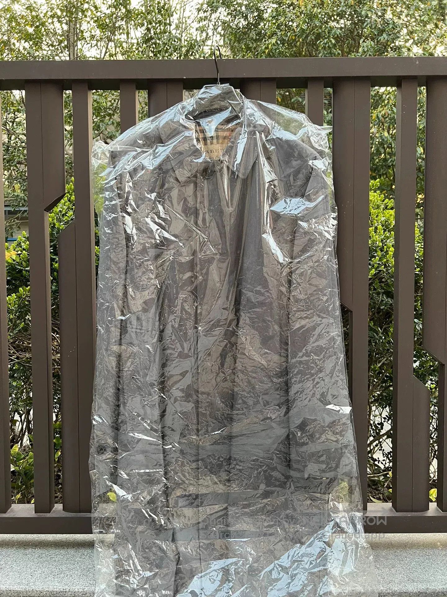 Burberry Burberry Men's Trench Coat. Size US L / EU 52-54 / 3 - 1 Thumbnail