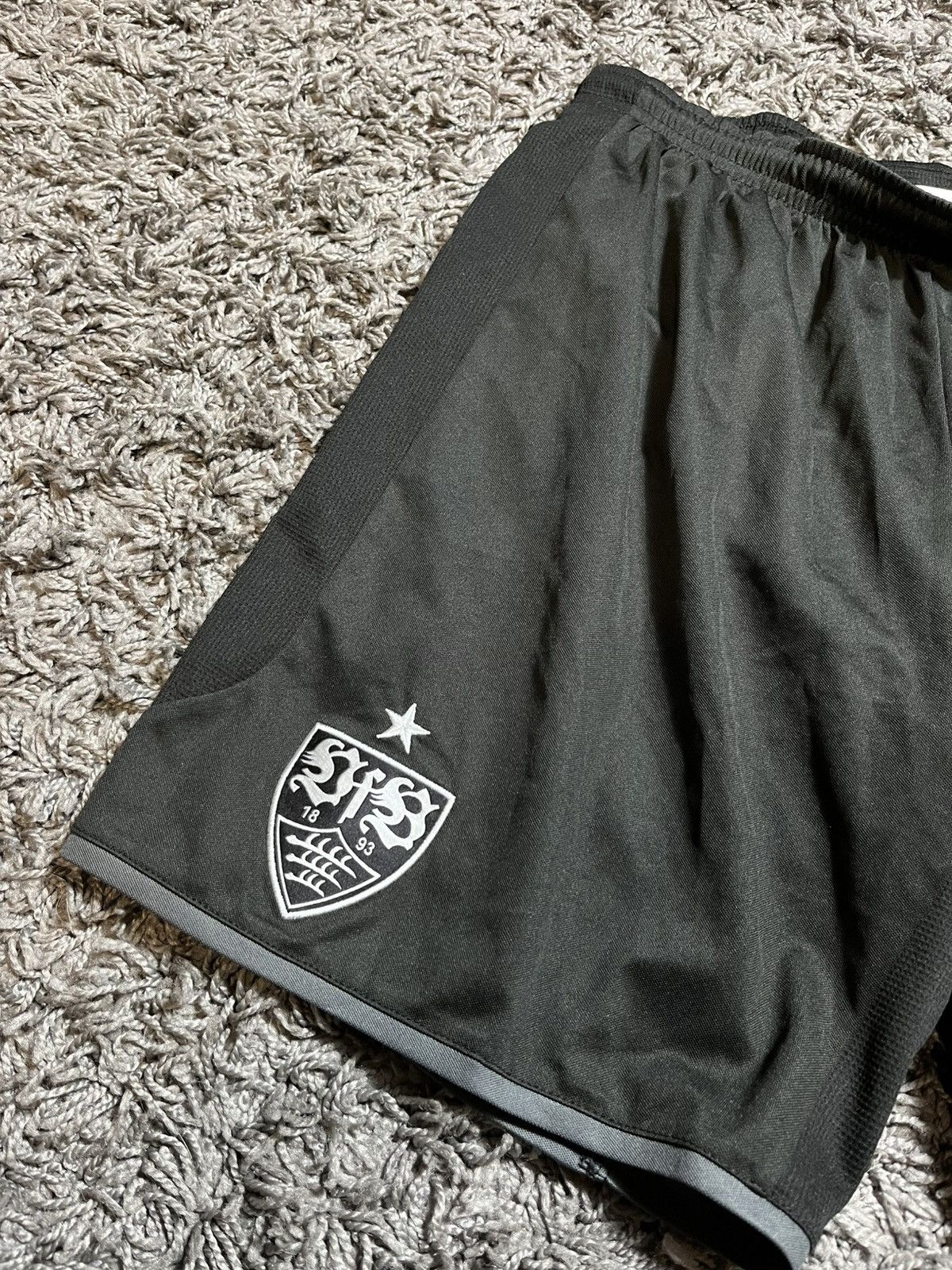 Puma PUMA STUTTGART 2016/17 SOCCER TRIKOT FOOTBALL SHORTS Size US 34 / EU 50 - 2 Thumbnail