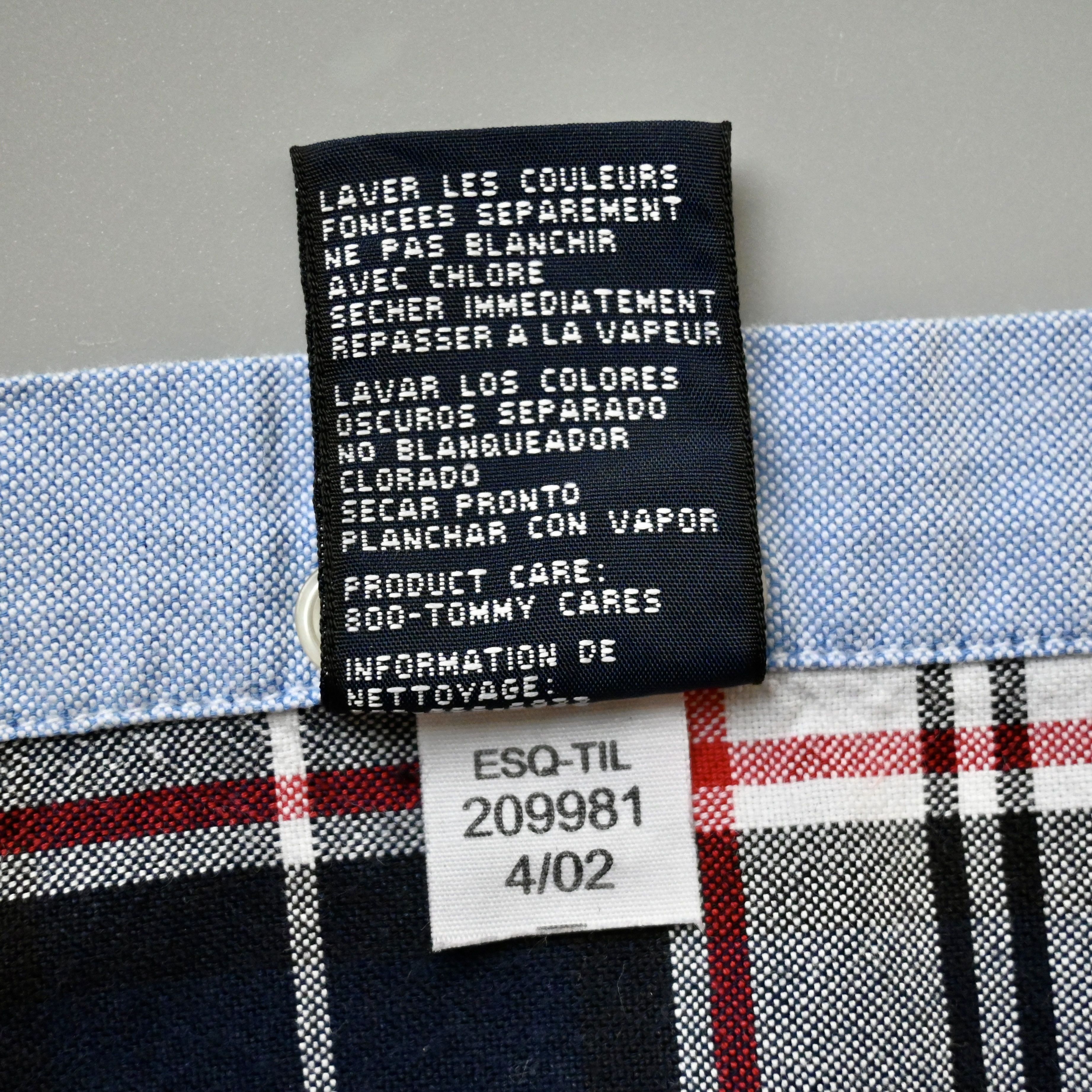 Tommy Hilfiger 2000s Tommy Hilfiger "two face" BD shirt, crazy pattern Size US XL / EU 56 / 4 - 12 Thumbnail