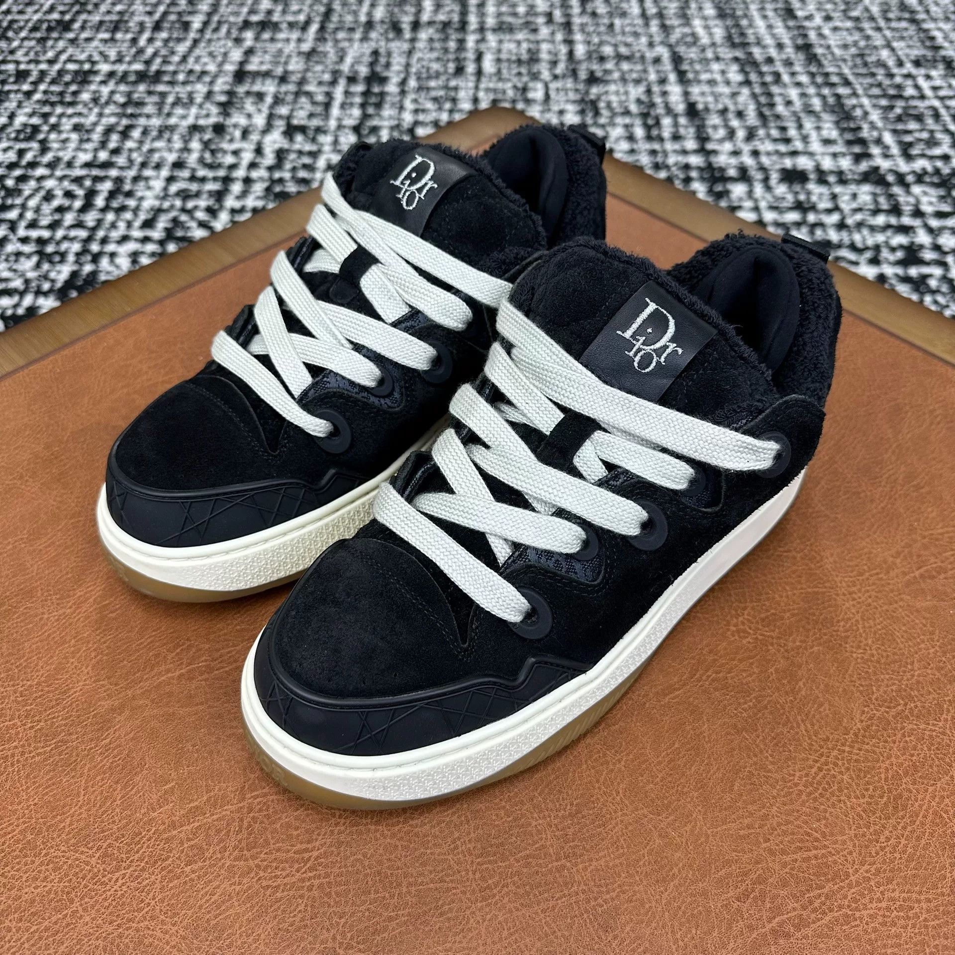 Dior Dior Black Lowtop Sneakers 6 Men Size US 6 / EU 39 - 1 Thumbnail