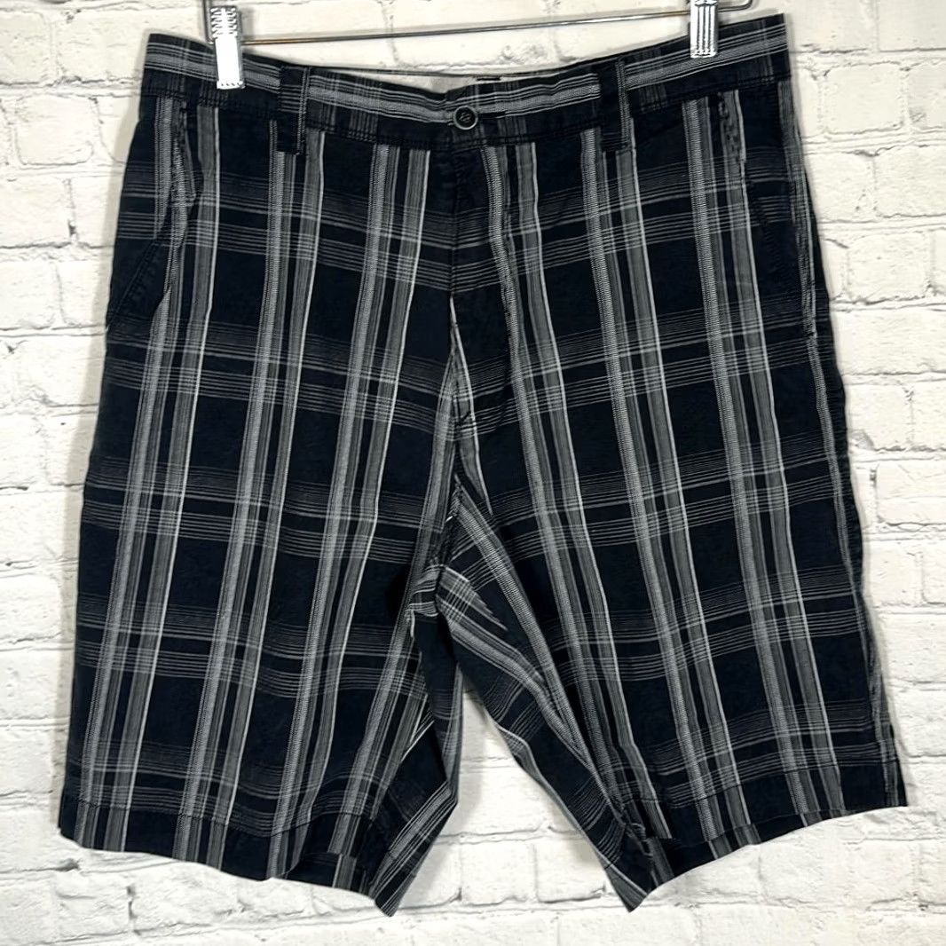 Tommy Bahama Tommy Bahama Paradise Nation Silk Blend Shorts Black Plaid 32 Men Exterior Color Multicolor Chino Casual Mens Size US 32 / EU 48 - 2 Thumbnail
