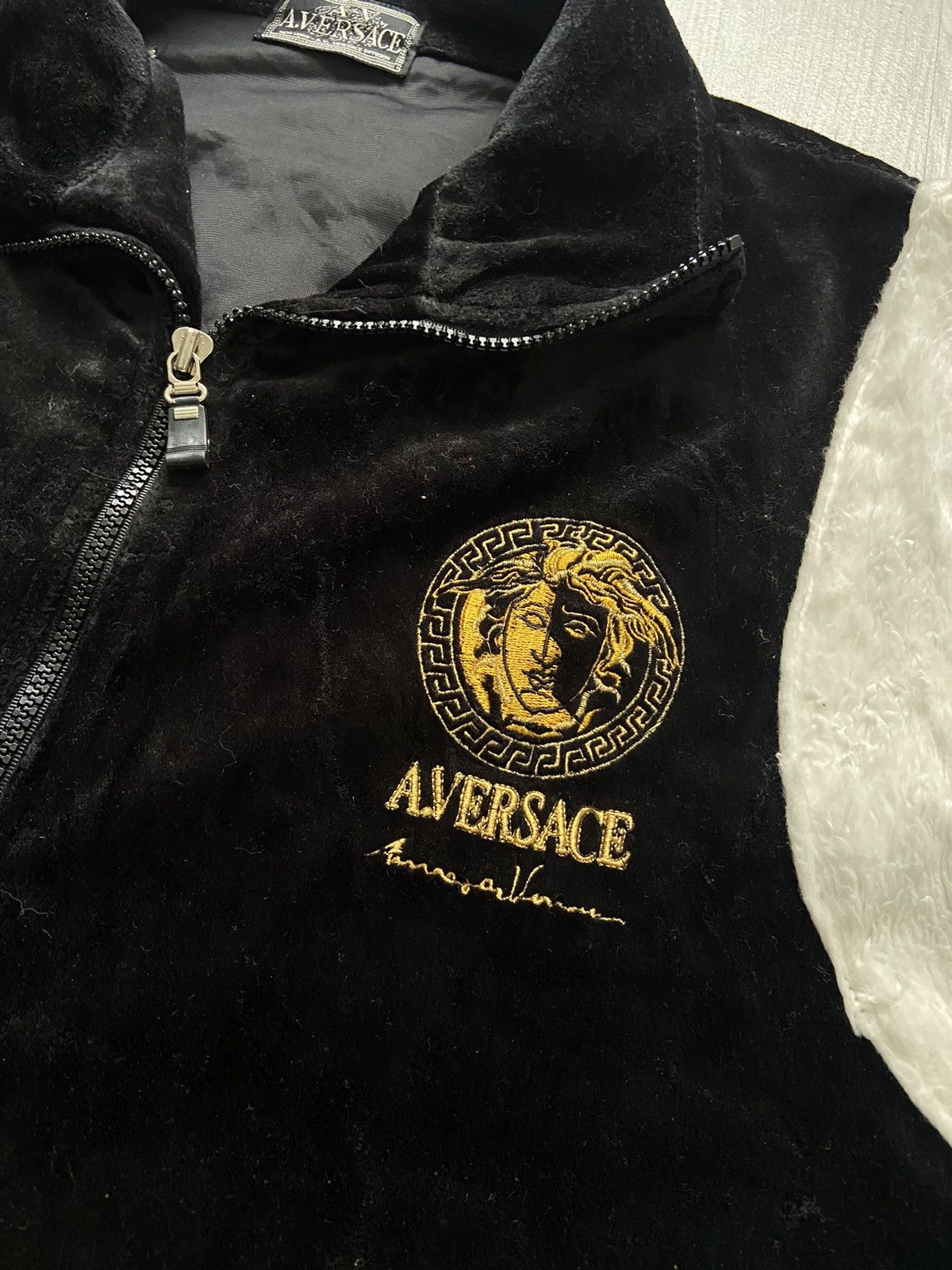 Versace × Versace Jeans Couture Vintage 1990’s Versace Golden Velvet Fleece Vest Size US L / EU 52-54 / 3 - 3 Thumbnail