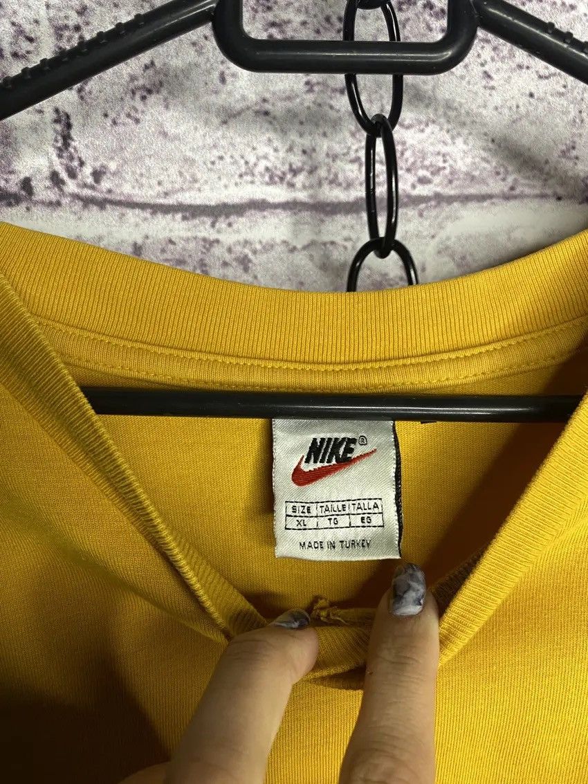 Nike MENS vintage T-shirt Nike streetwear mini logo swoosh Size US XL / EU 56 / 4 - 8 Thumbnail