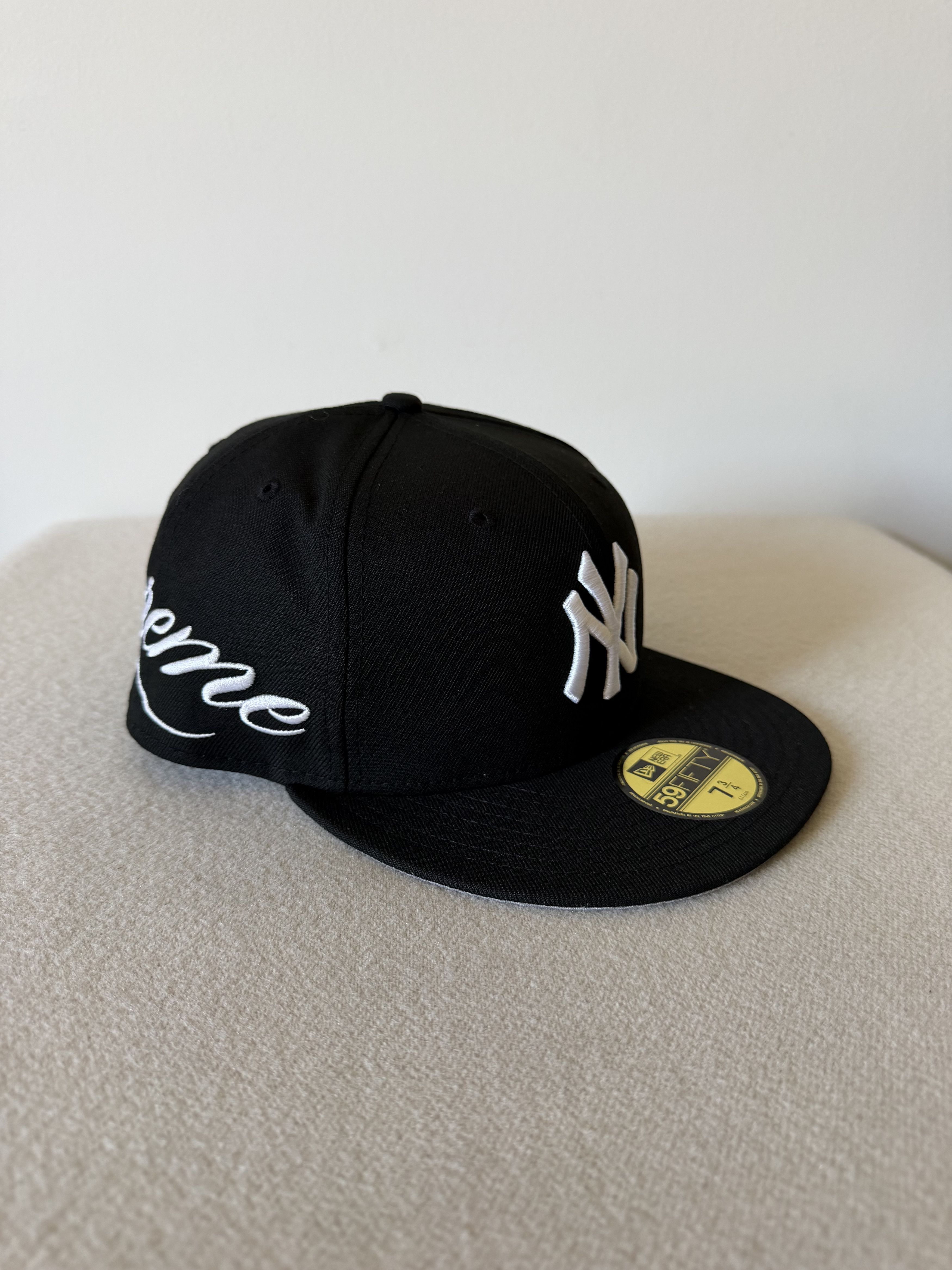 New York Yankees × Supreme Supreme x New York Yankees New Era Hat