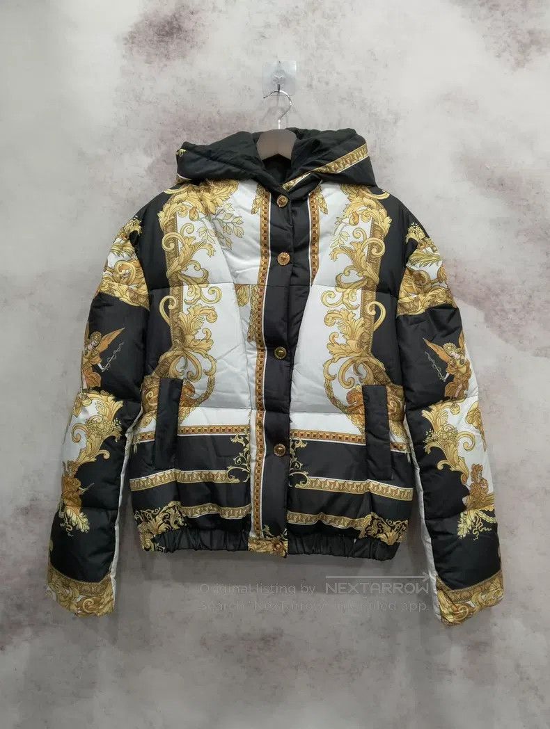 Versace Versace Logo logo graphic printed down jacket Size US S / EU 44-46 / 1 - 1 Thumbnail