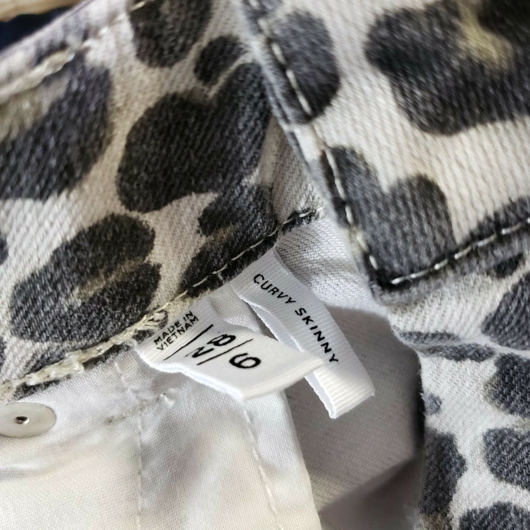 Loft Ann Taylor LOFT Womens Curvy Skinny Jeans Sz 6 Gray Animal Print Mid Rise Denim Cotton Blend Inseam 28 Womens Size 28" / US 6 / IT 42 - 7 Thumbnail