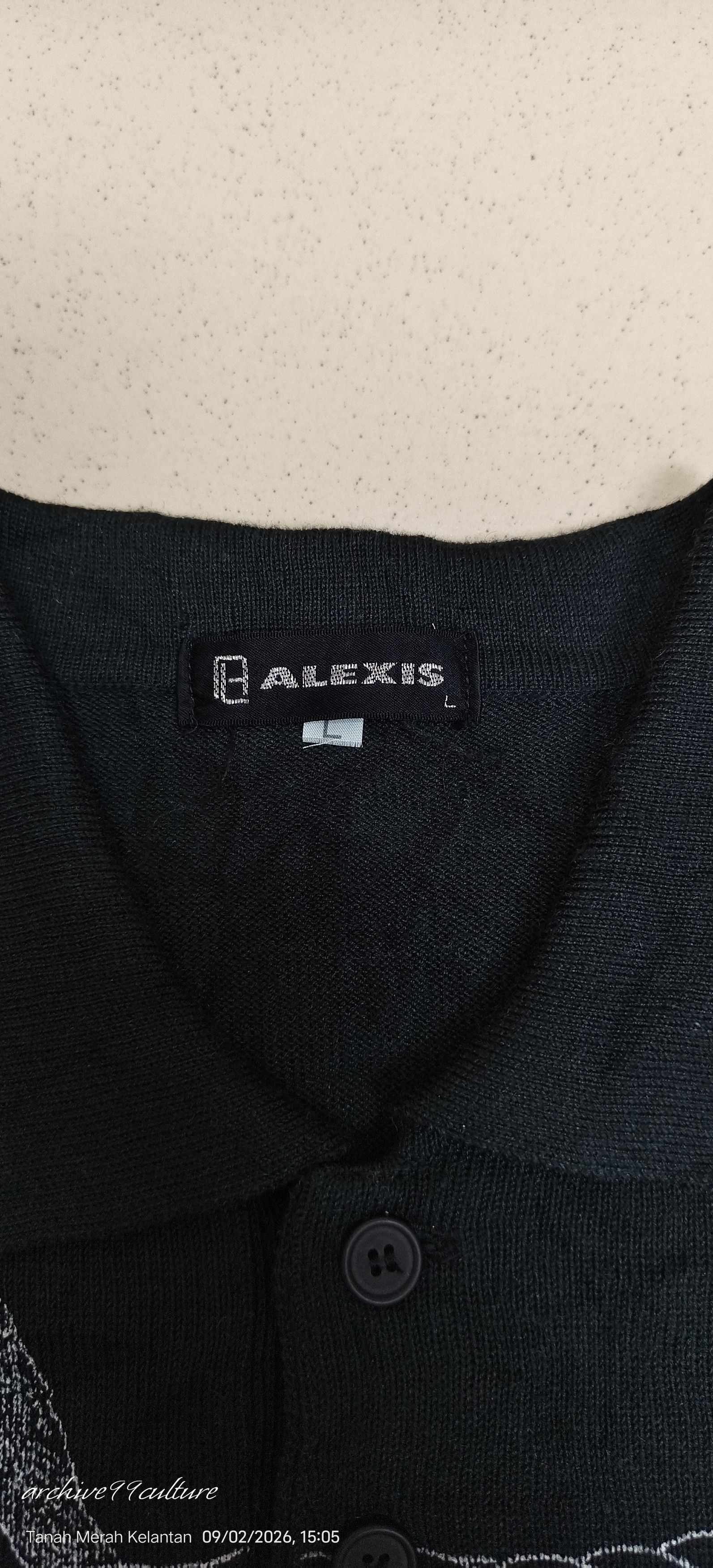 Japanese Brand Vintage Alexis Japan Abstract Graphic Knit Polo Shirt Size US M / EU 48-50 / 2 - 3 Thumbnail