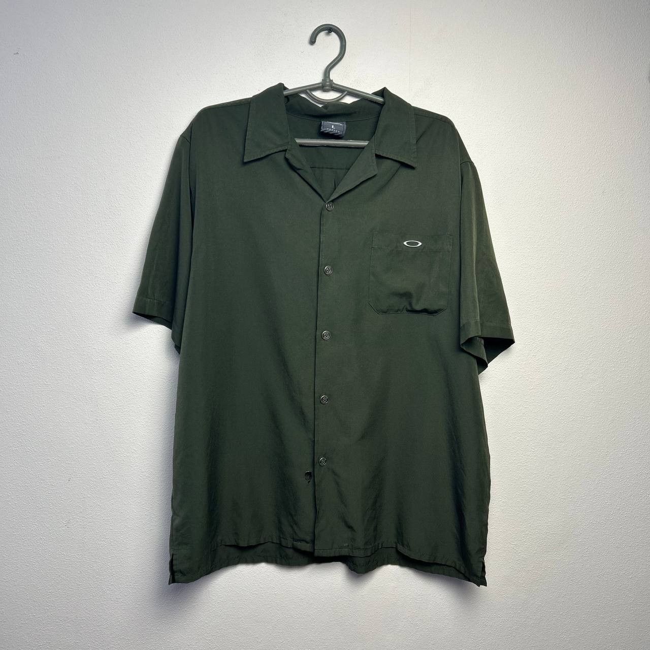 Oakley Vintage Oakley Softwear Small metal logo 90s opium shirt Size US L / EU 52-54 / 3 - 1 Thumbnail