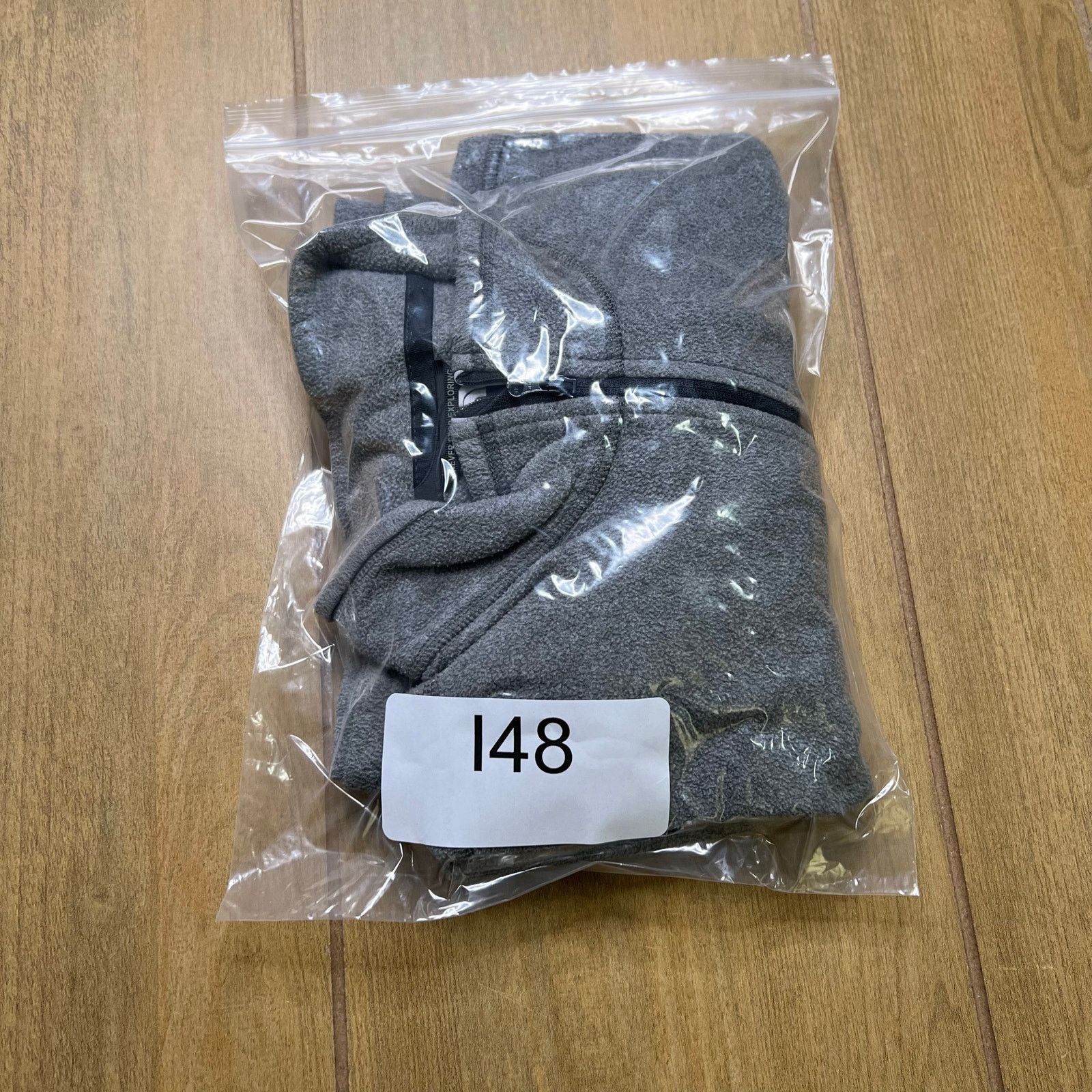 The North Face The North Face gray 1/4 zip lightweight pullover fleece Sz M Size US M / EU 48-50 / 2 - 10 Thumbnail